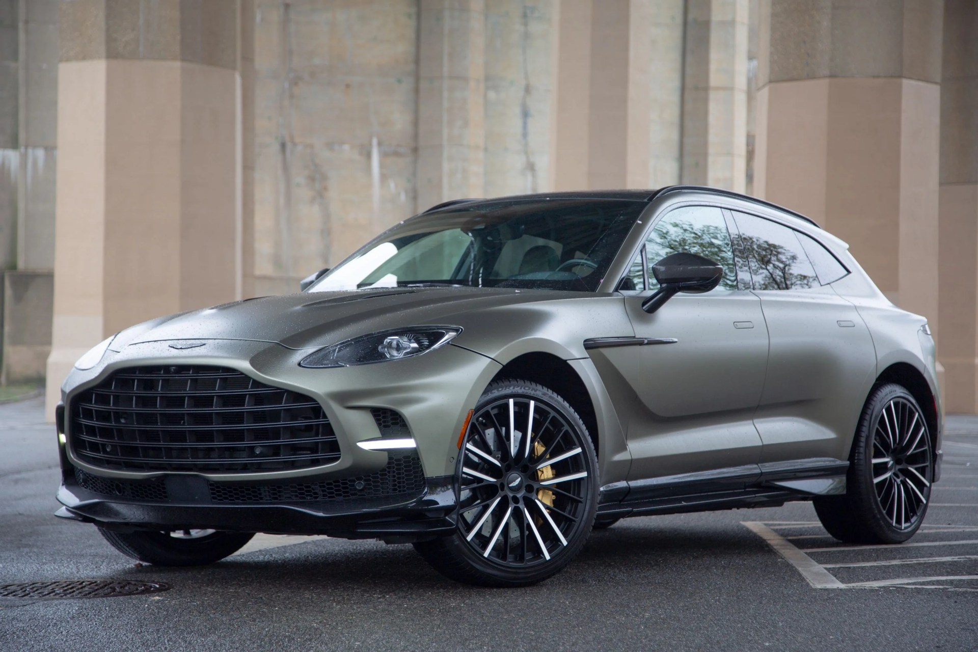 aston martin dbx 707 in satin green paint