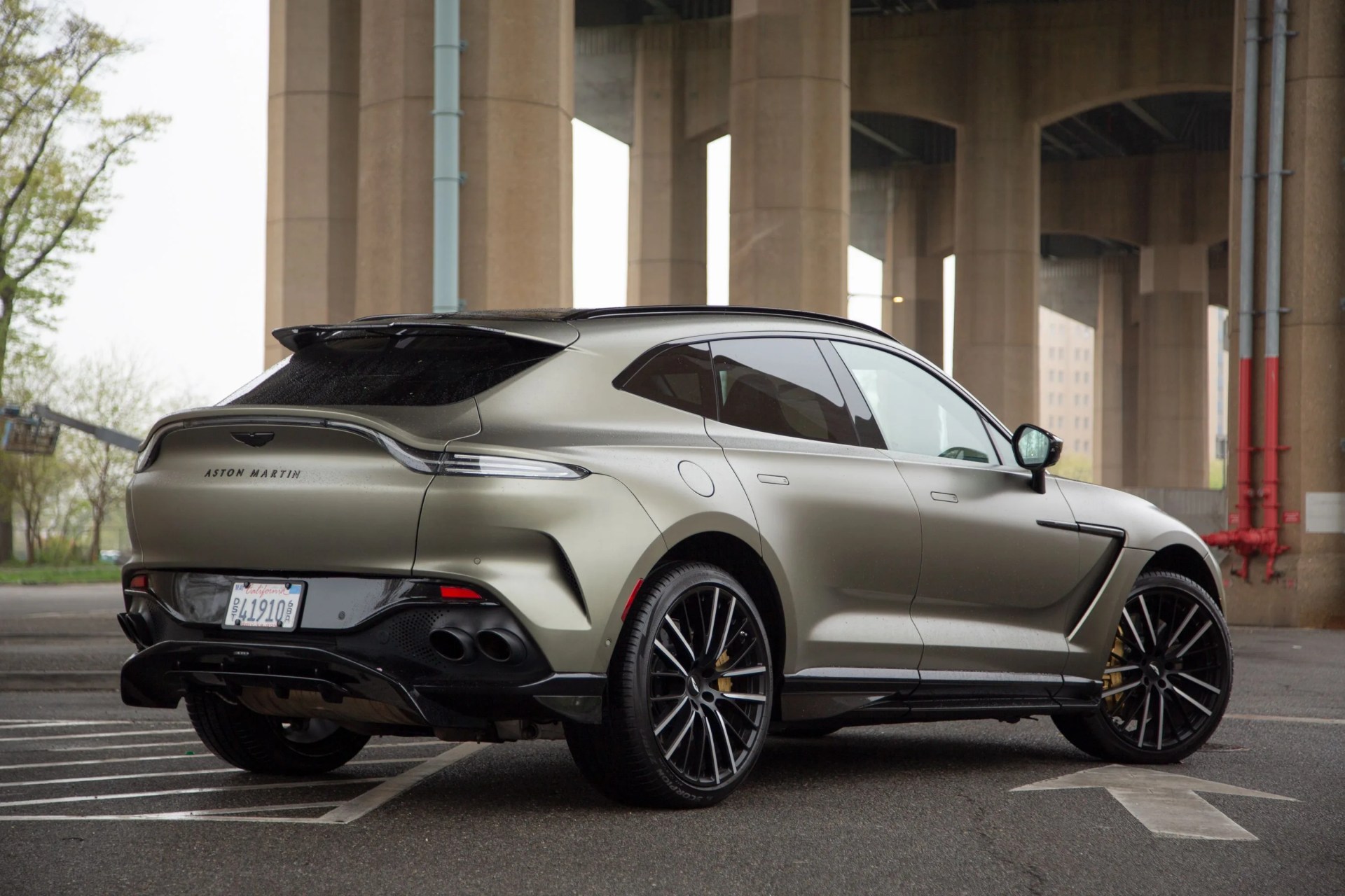 aston martin dbx 707 in satin green paint
