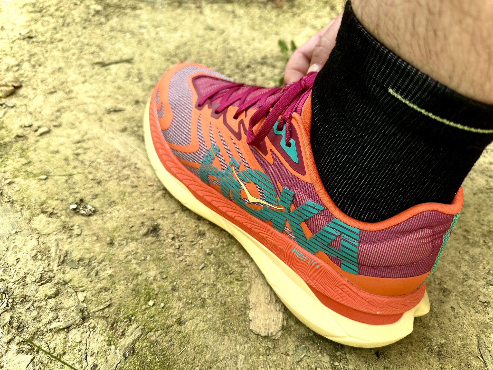 hoka tecton x 2