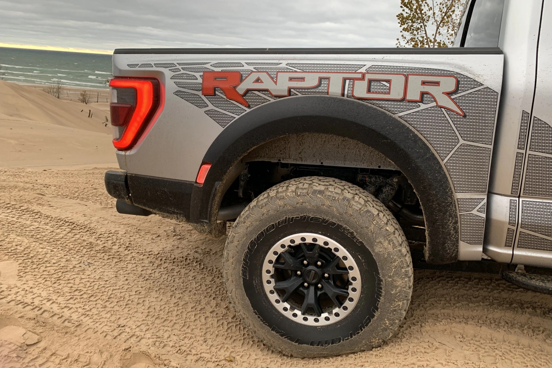 ford f150 raptor r
