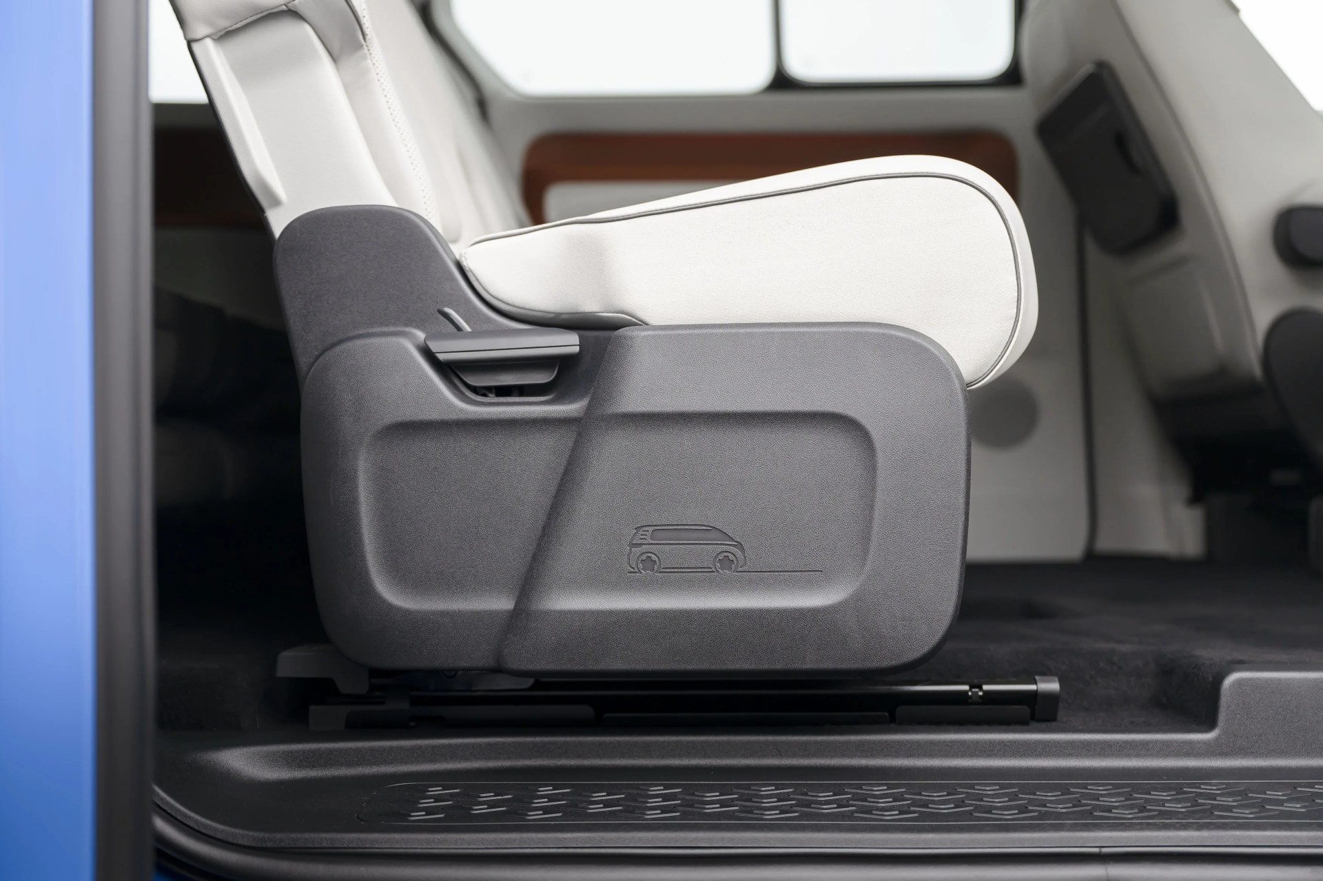 volkswagen id buzz second row viewed from outside