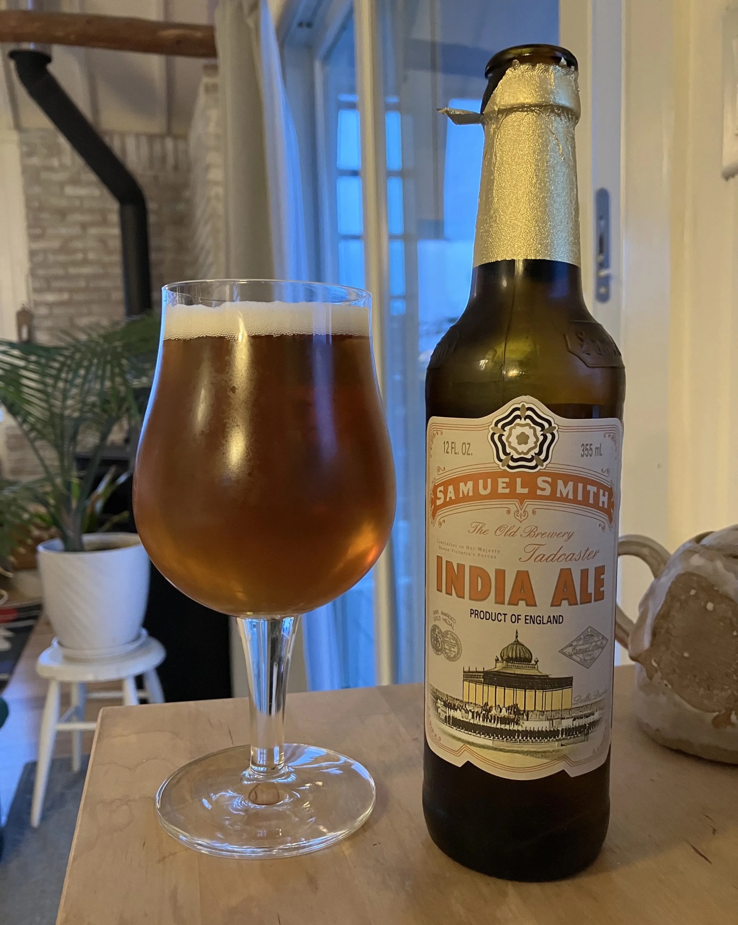 bottle of samuel smith india ale and beer glass