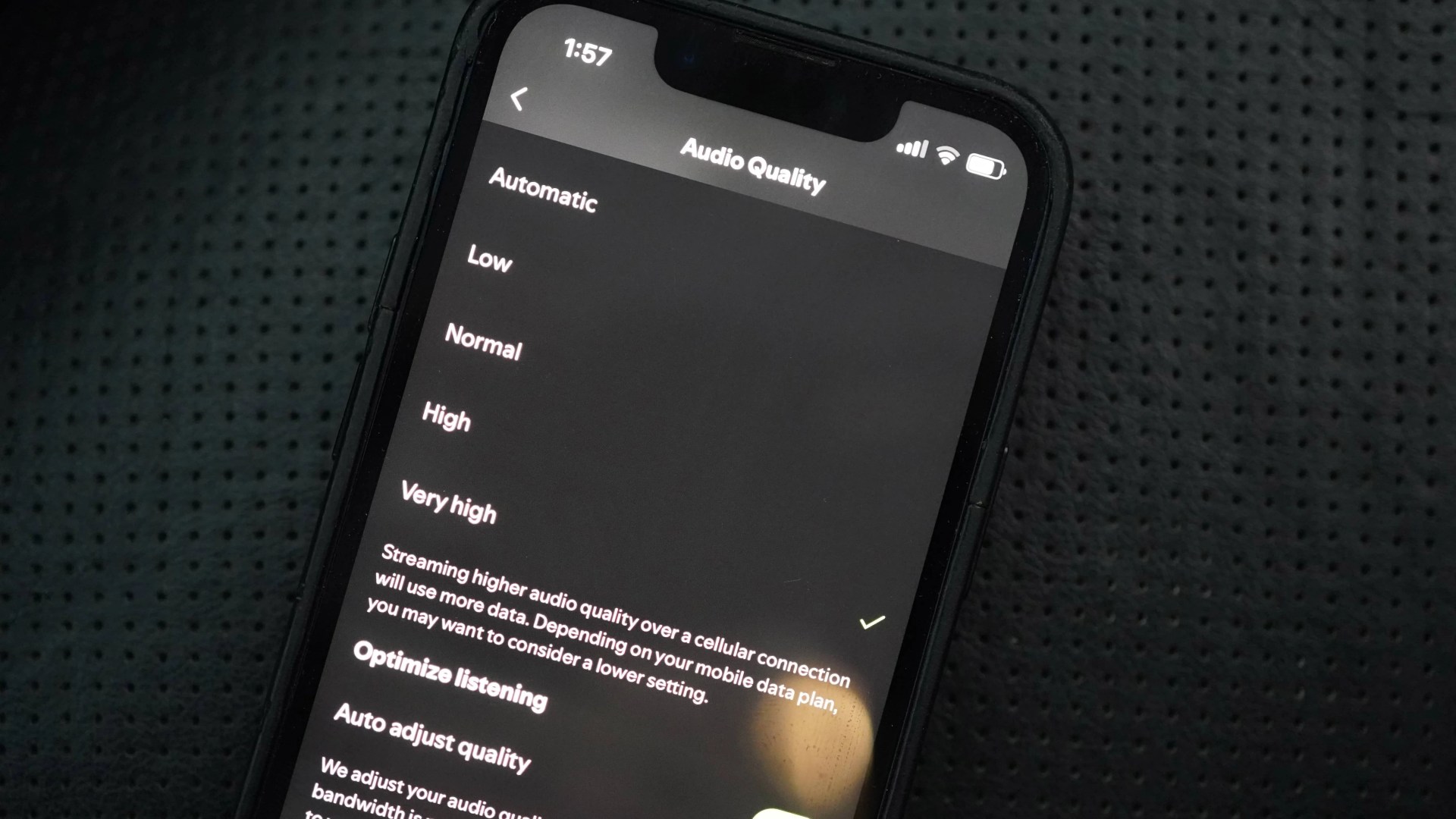 Streaming audio quality adjust setting