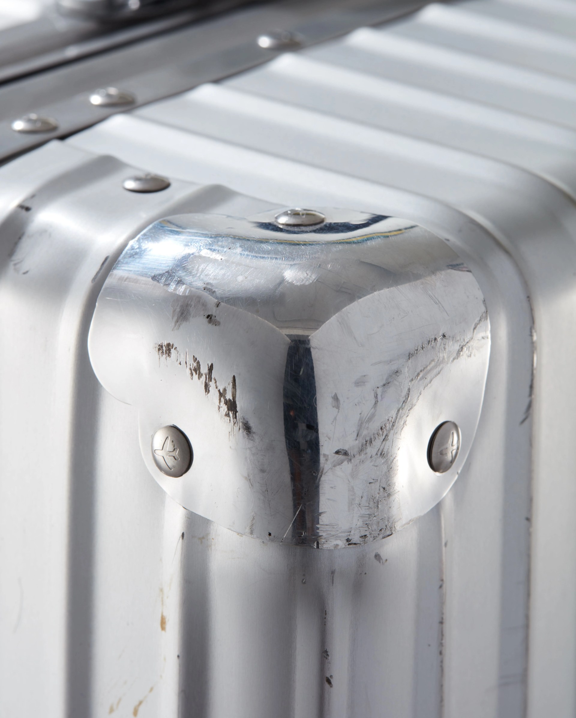 rimowa luggage damage
