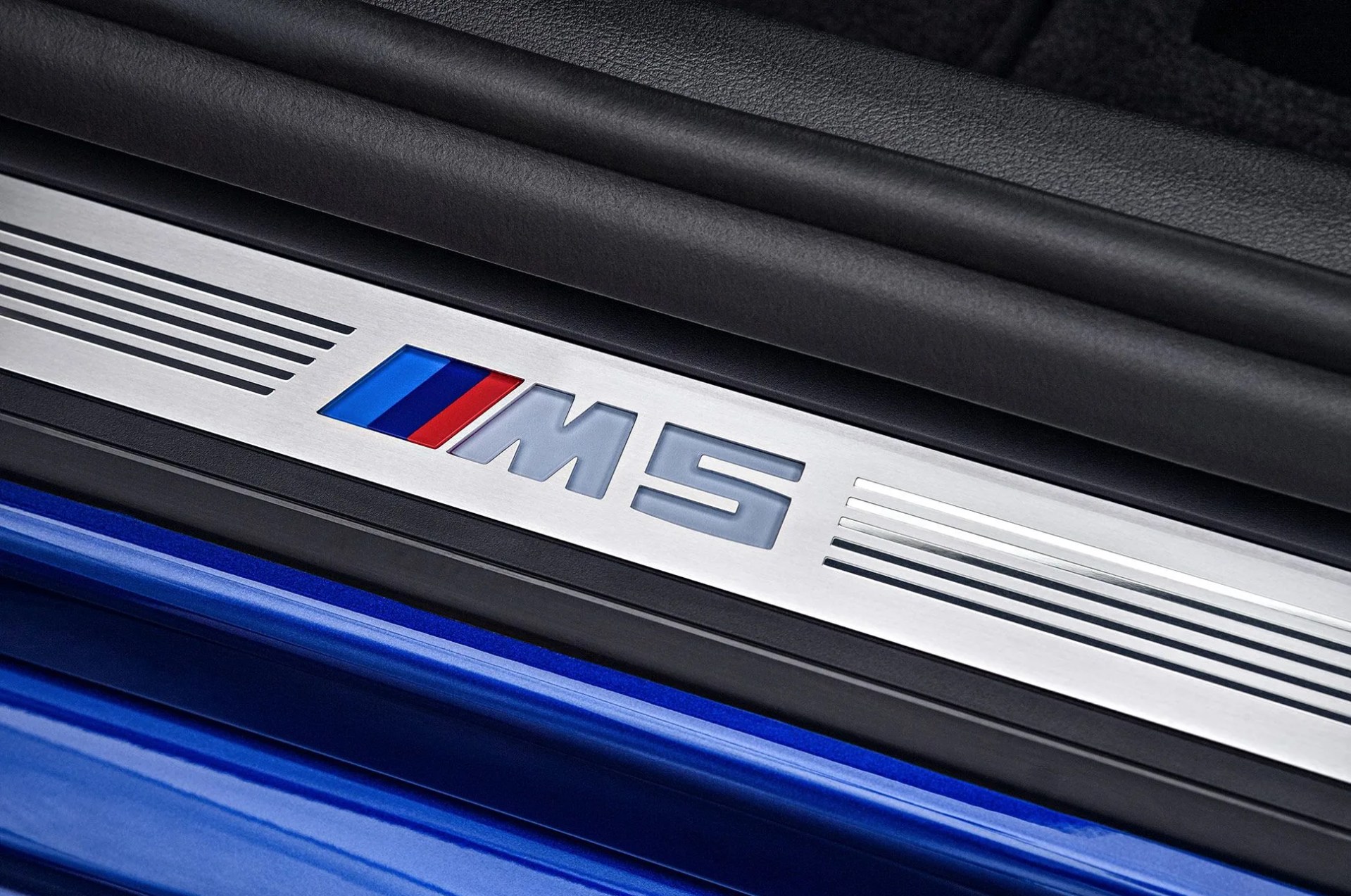 bmw m5 logo on door sill