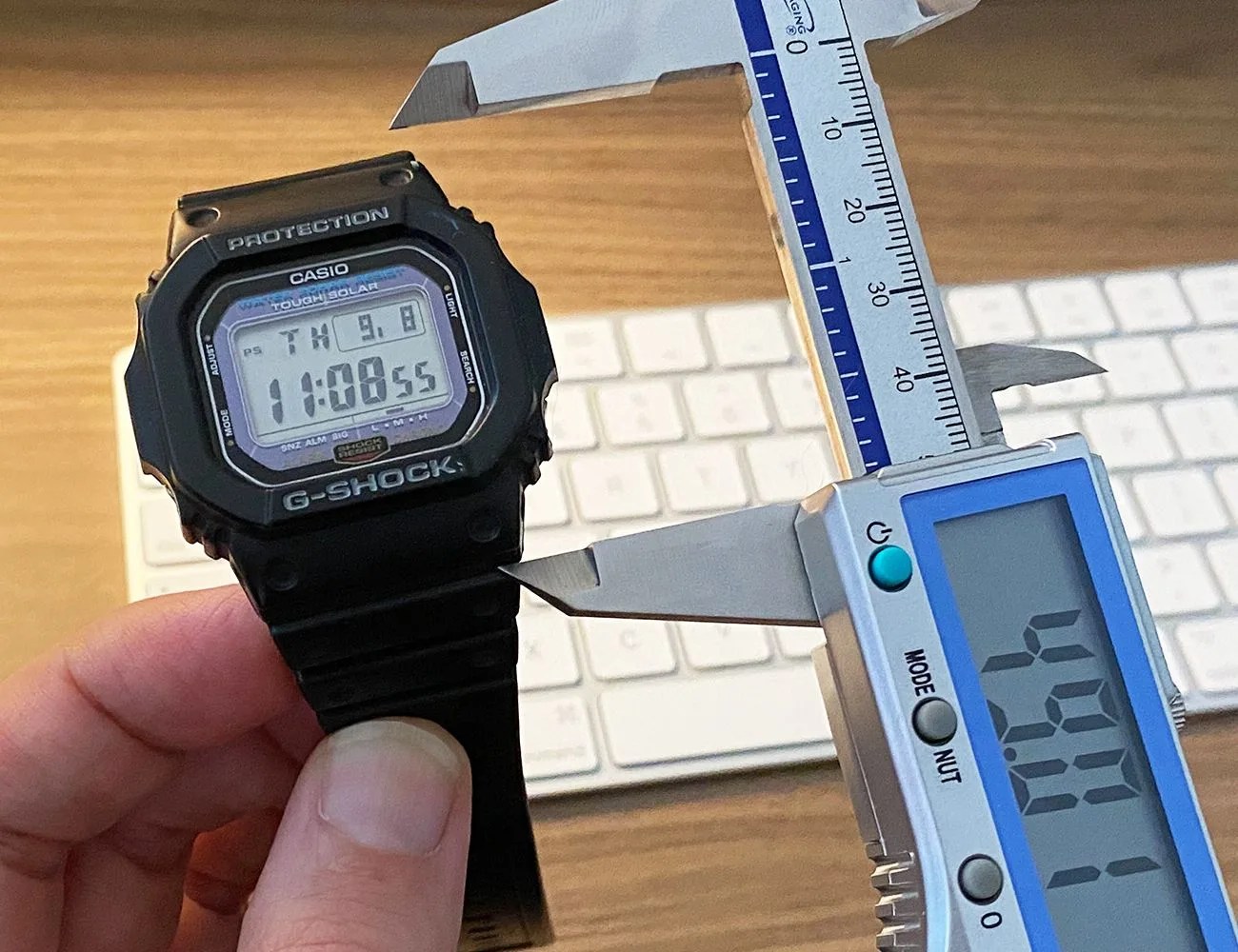 watch face being sized