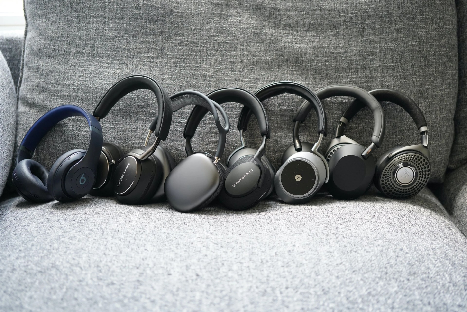 noise canceling headphones