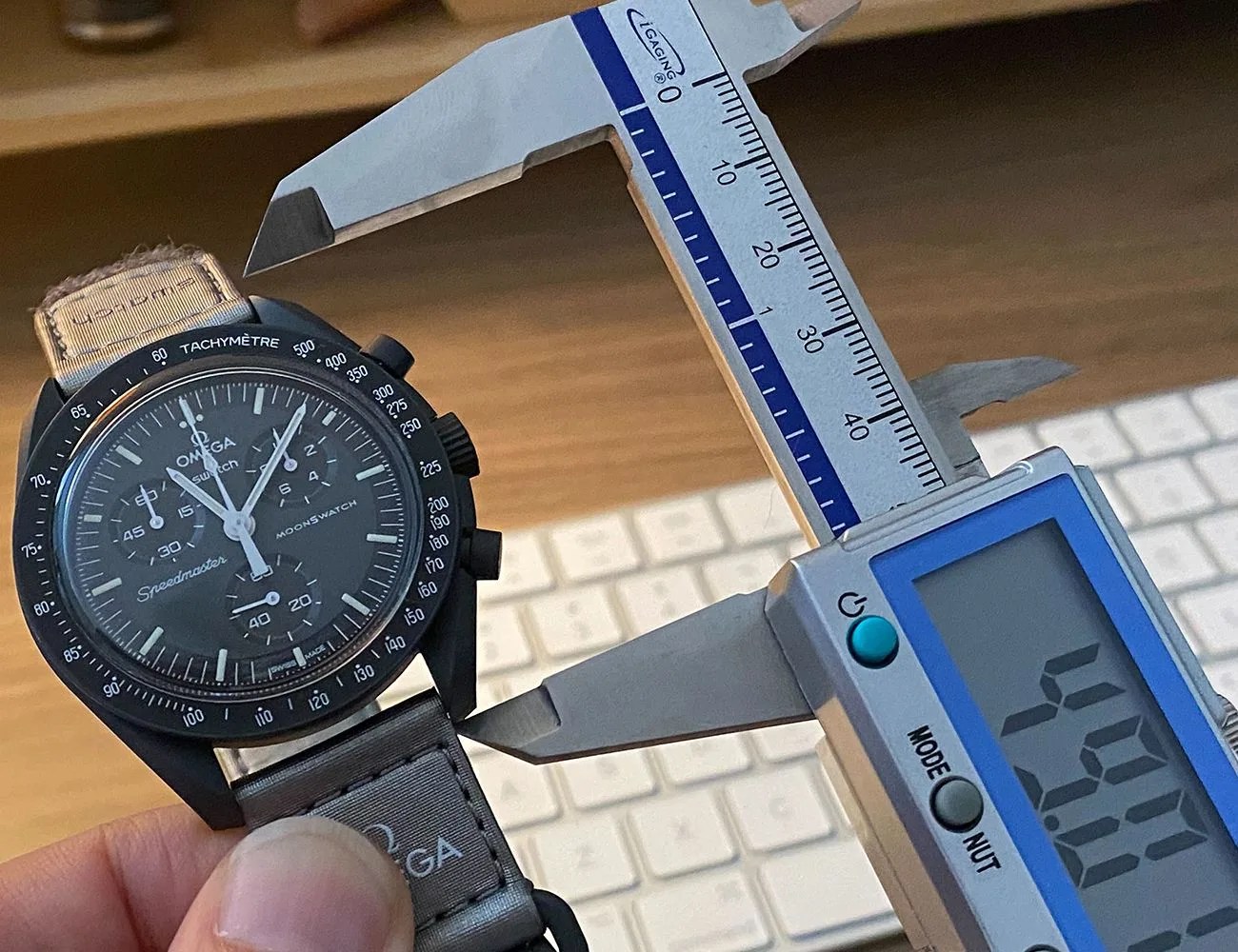 watch face being sized
