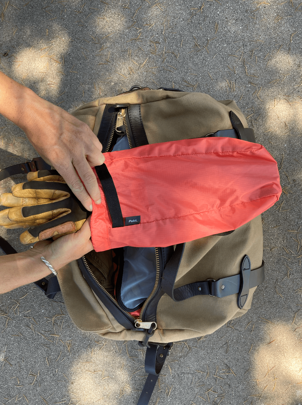 duffel bag gloves