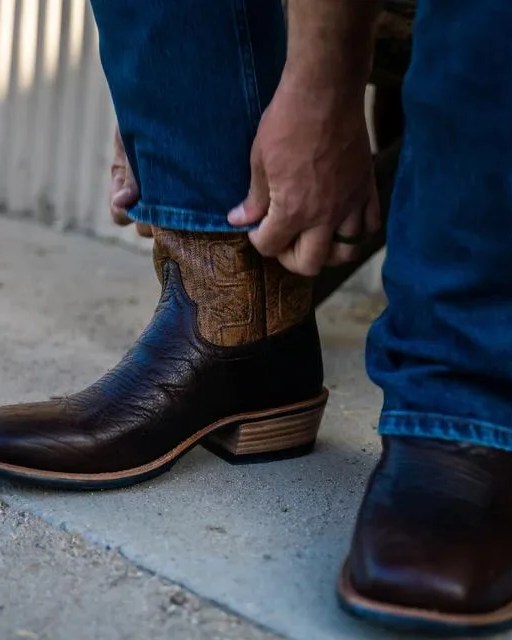 man wearing tecovas the cody boots