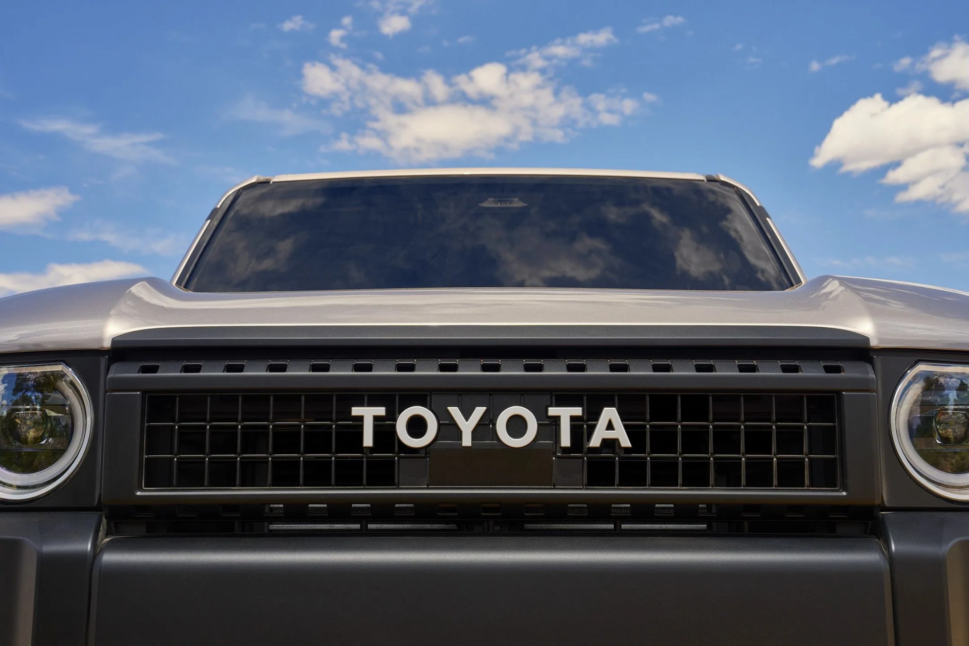 2024 toyota land cruiser grille