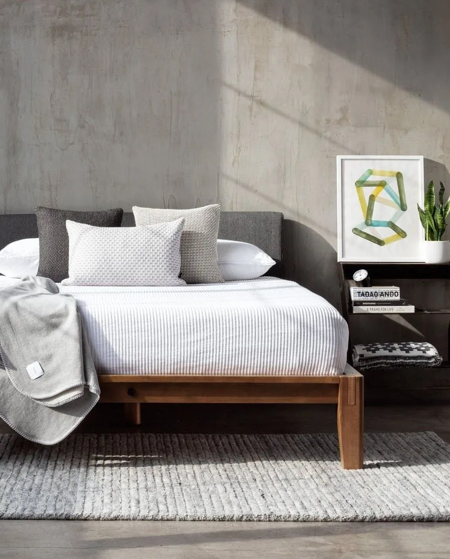 thuma the bed