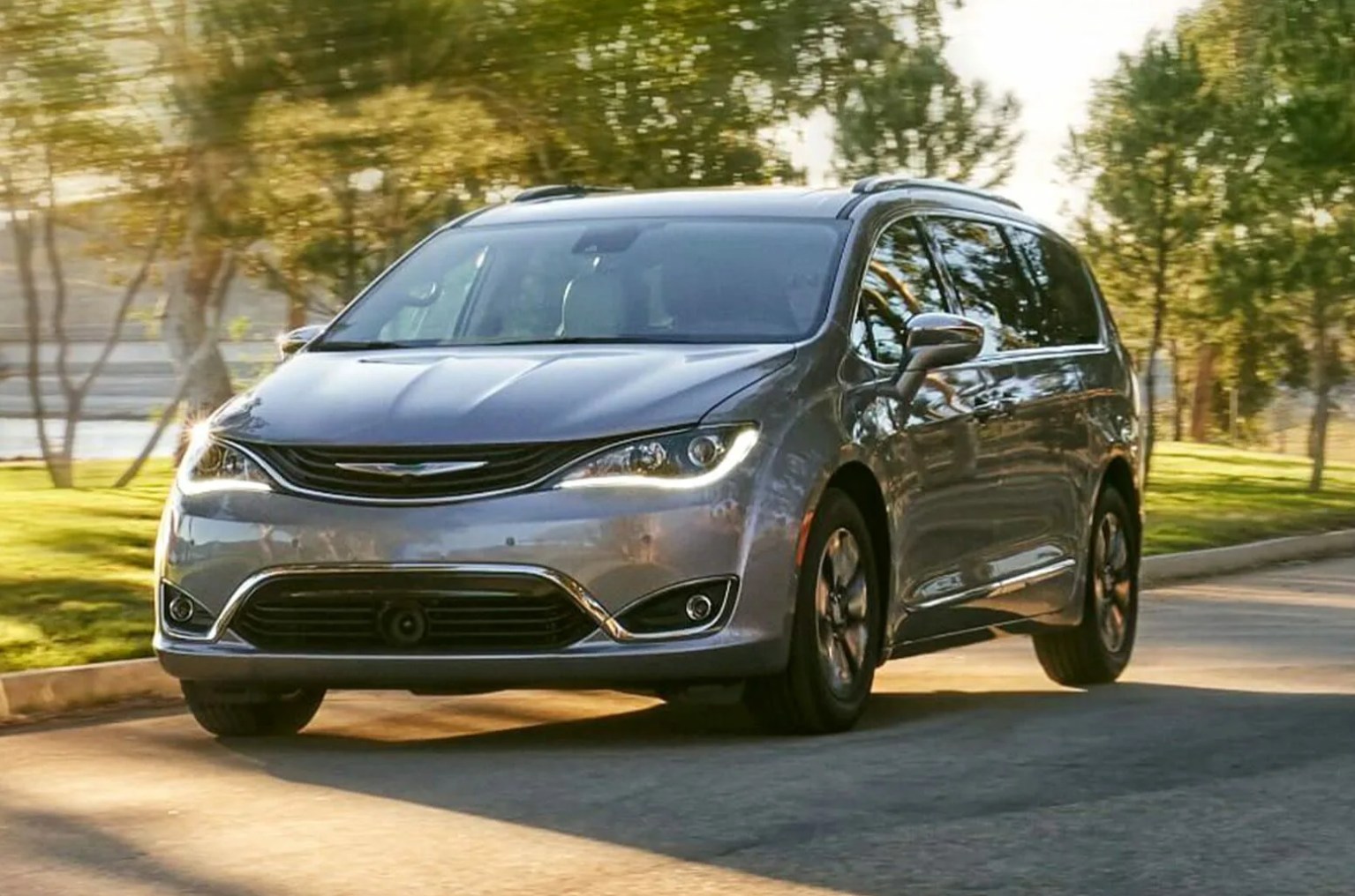 buy a chrysler pacifica instead gear patrol slide 1
