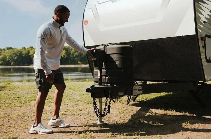 winnebago camping trailer electric tongue jack
