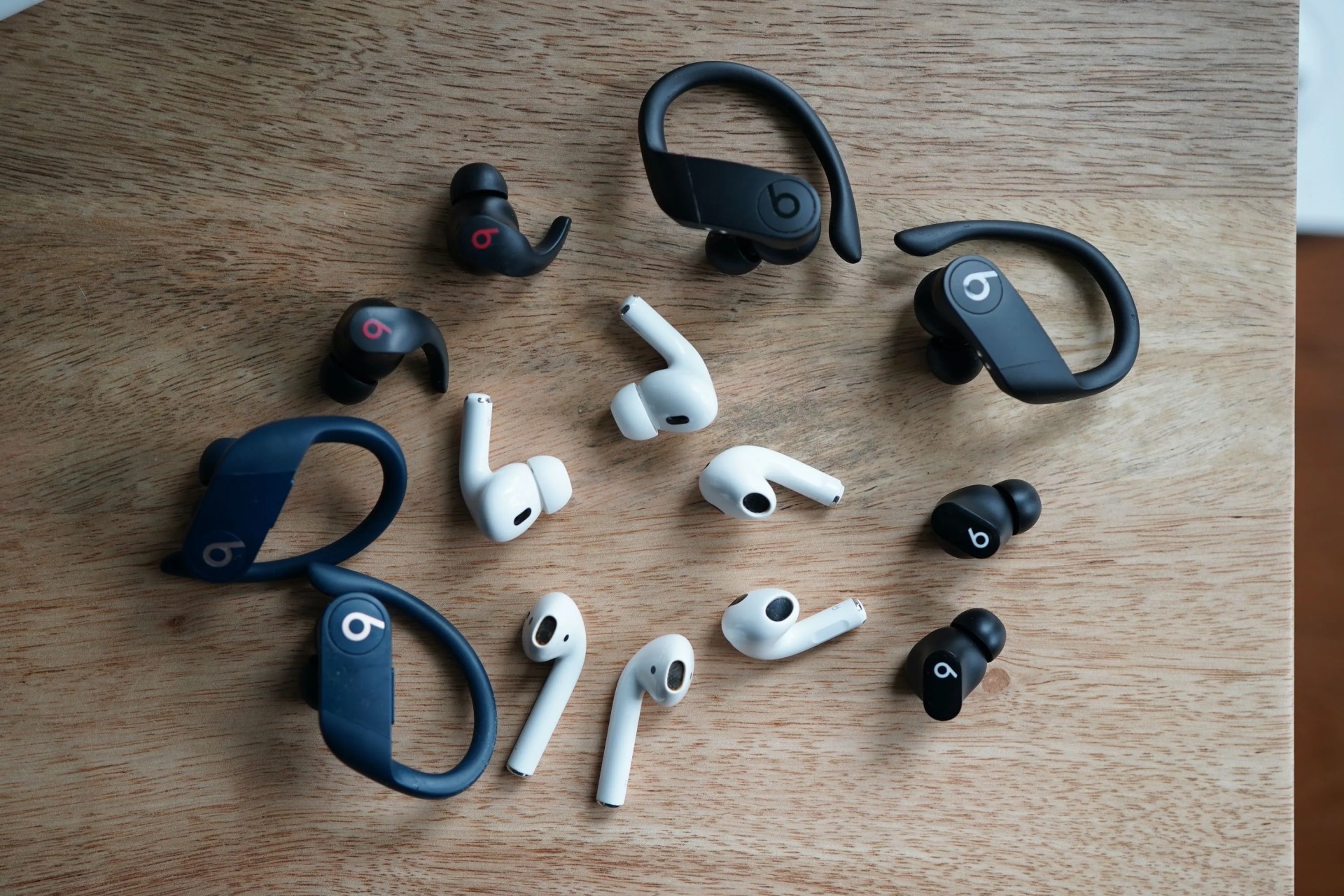 wireless earbuds that work with iphone