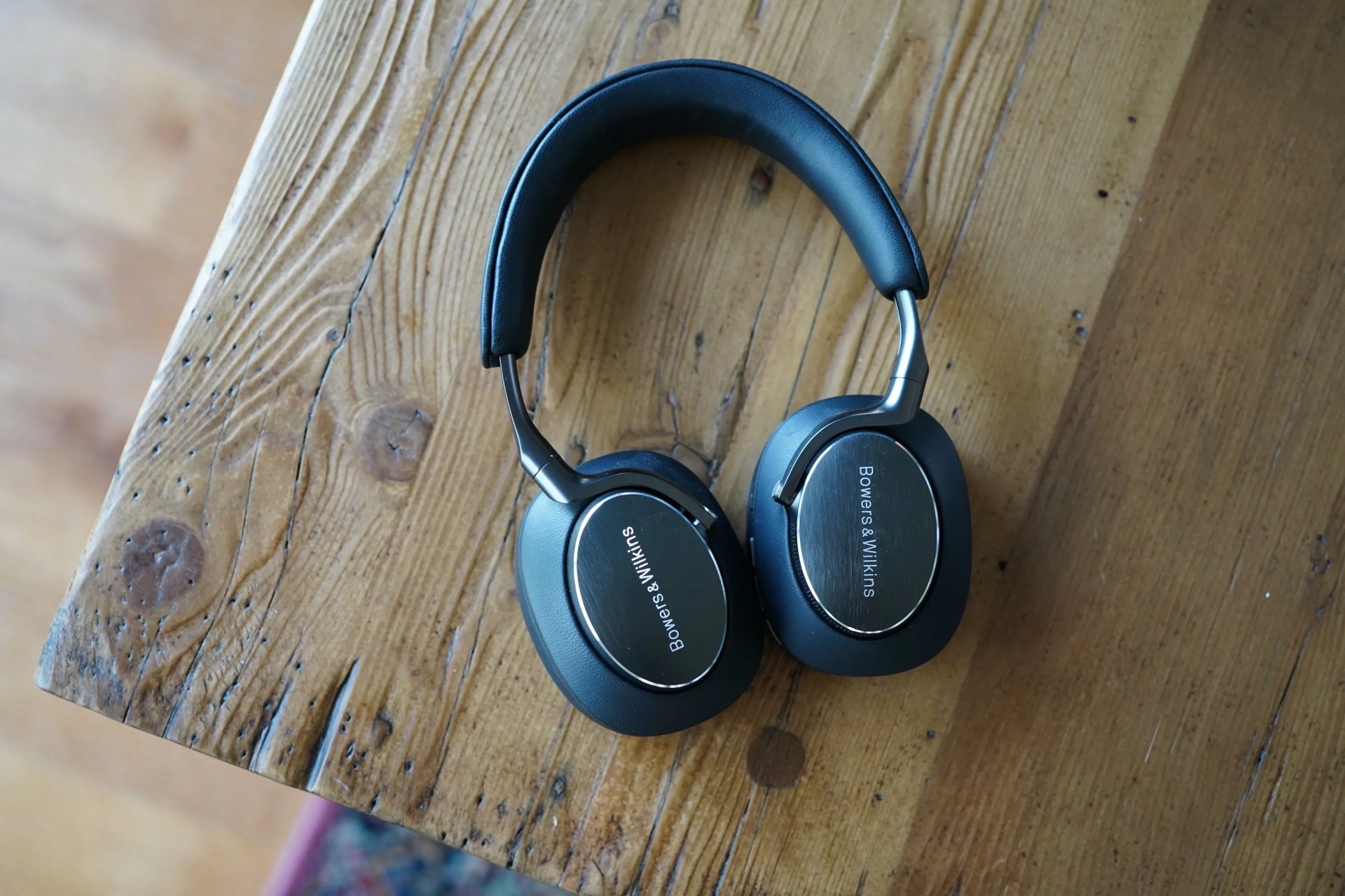 Bowers & Wilkins PX8  headphones