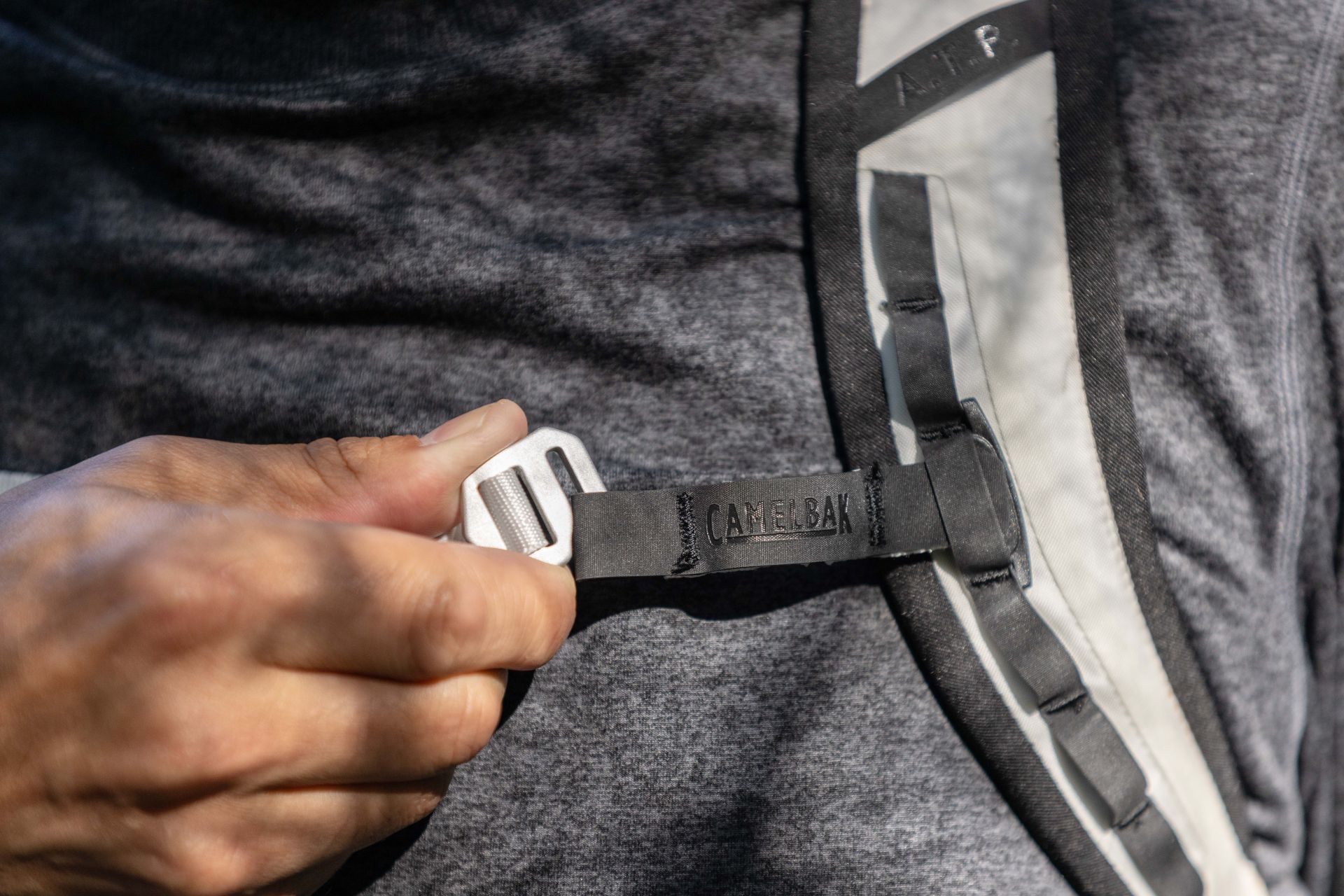 camelbak back pack snap