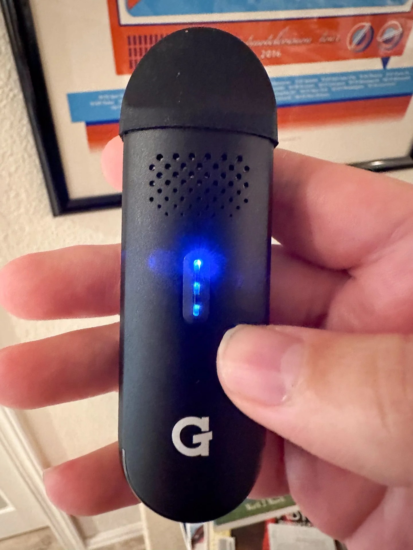 close up of a g pen vape