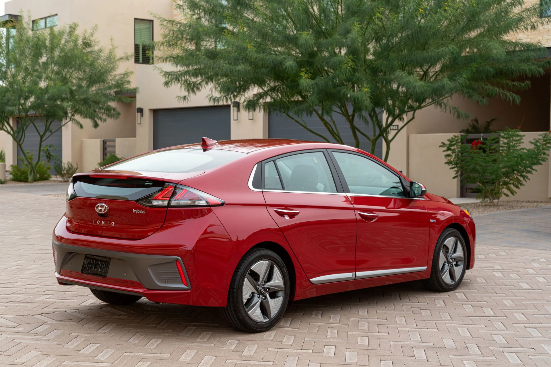 hyundai ioniq hybrid