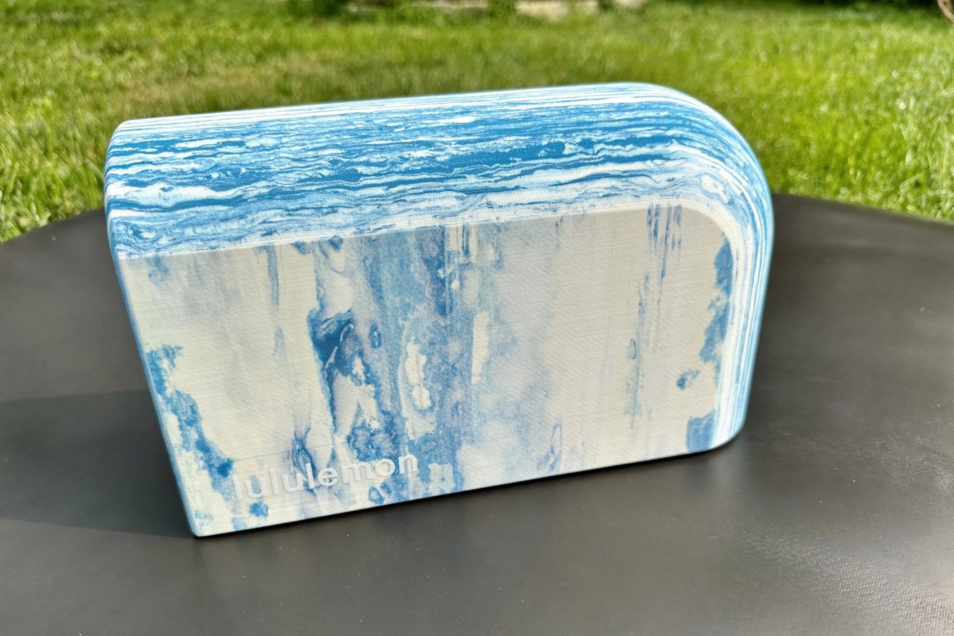 lululemon inner flow yoga block