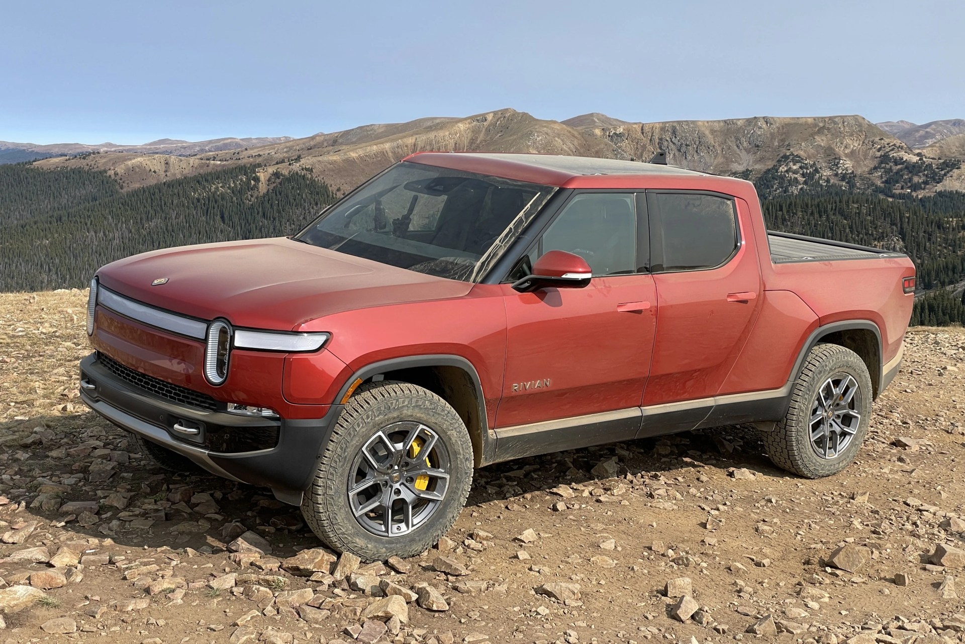 rivian r1t electric pickup truck 2022