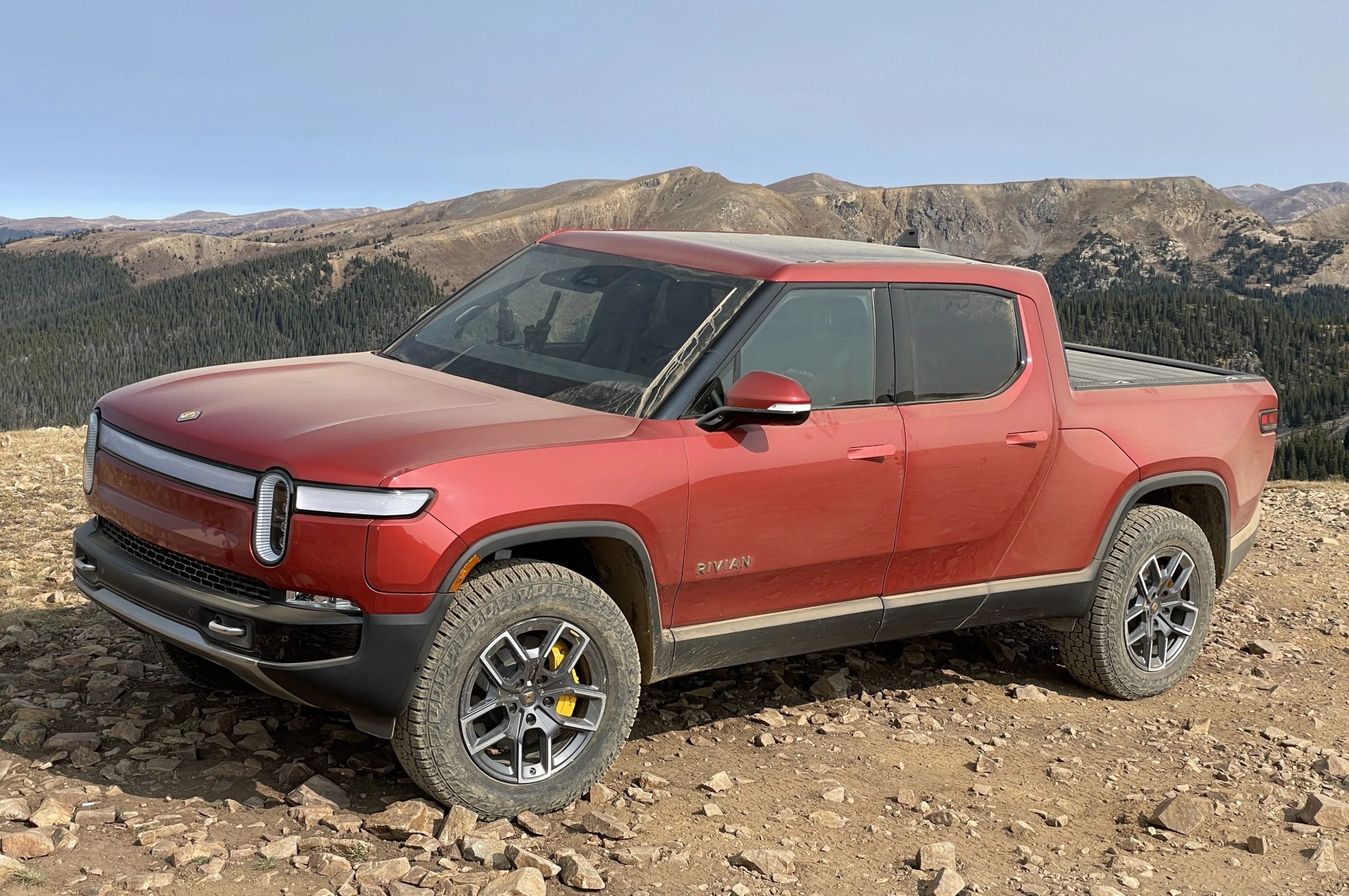 rivian r1t electric pickup truck 2022