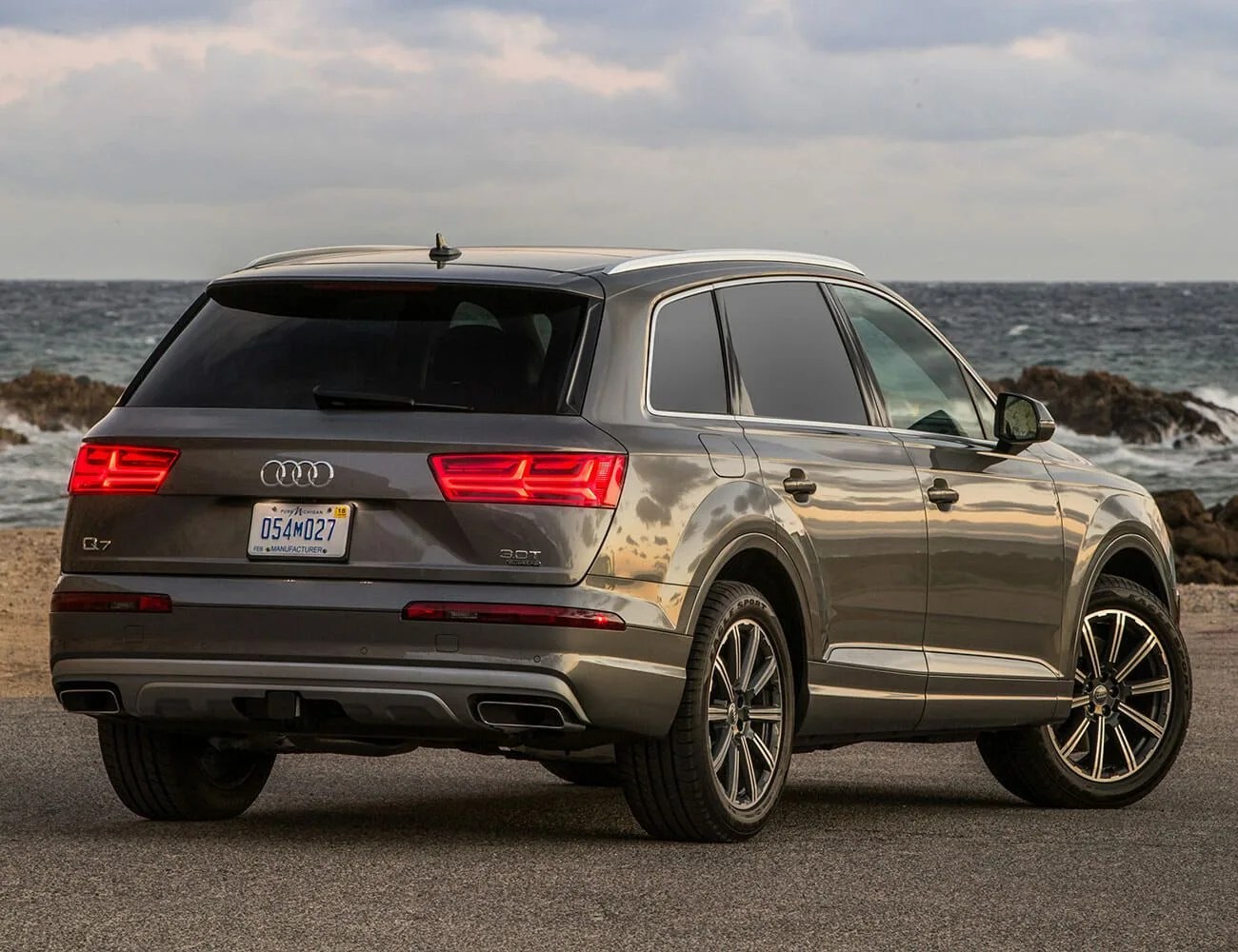 complete audi buying guide gear patrol q7