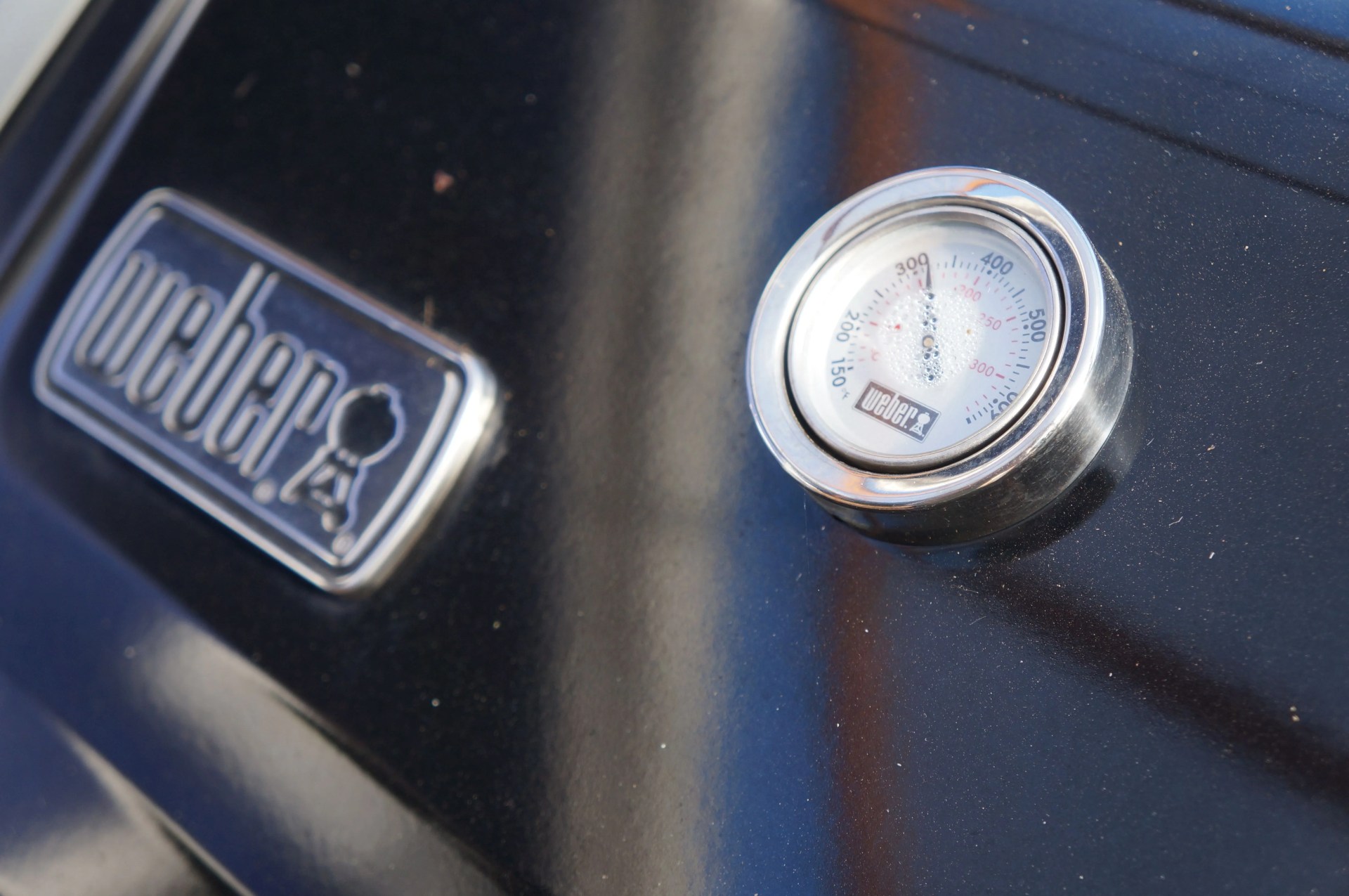 internal thermometer on the weber spirit