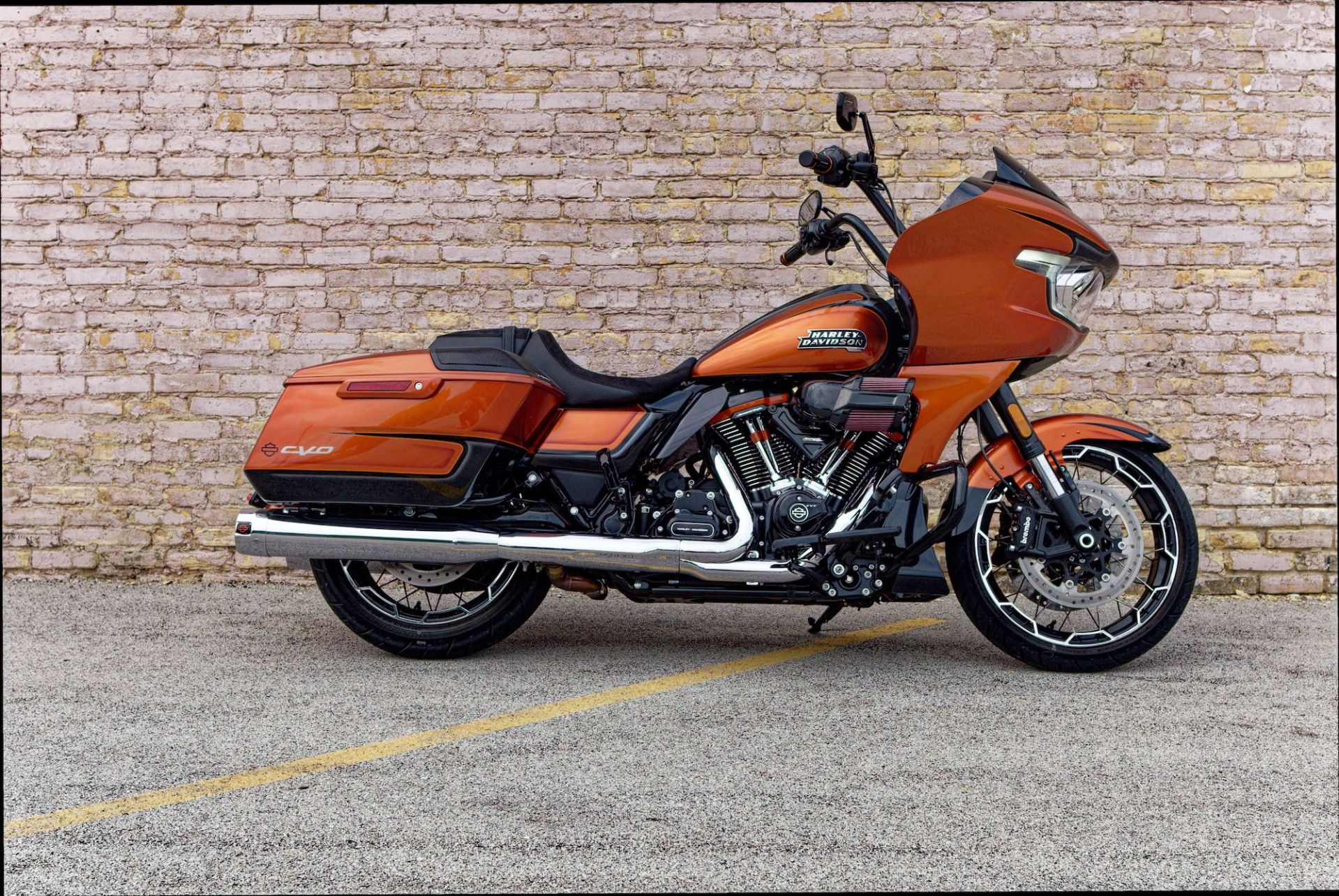 side profile of harley davidson motorcycle