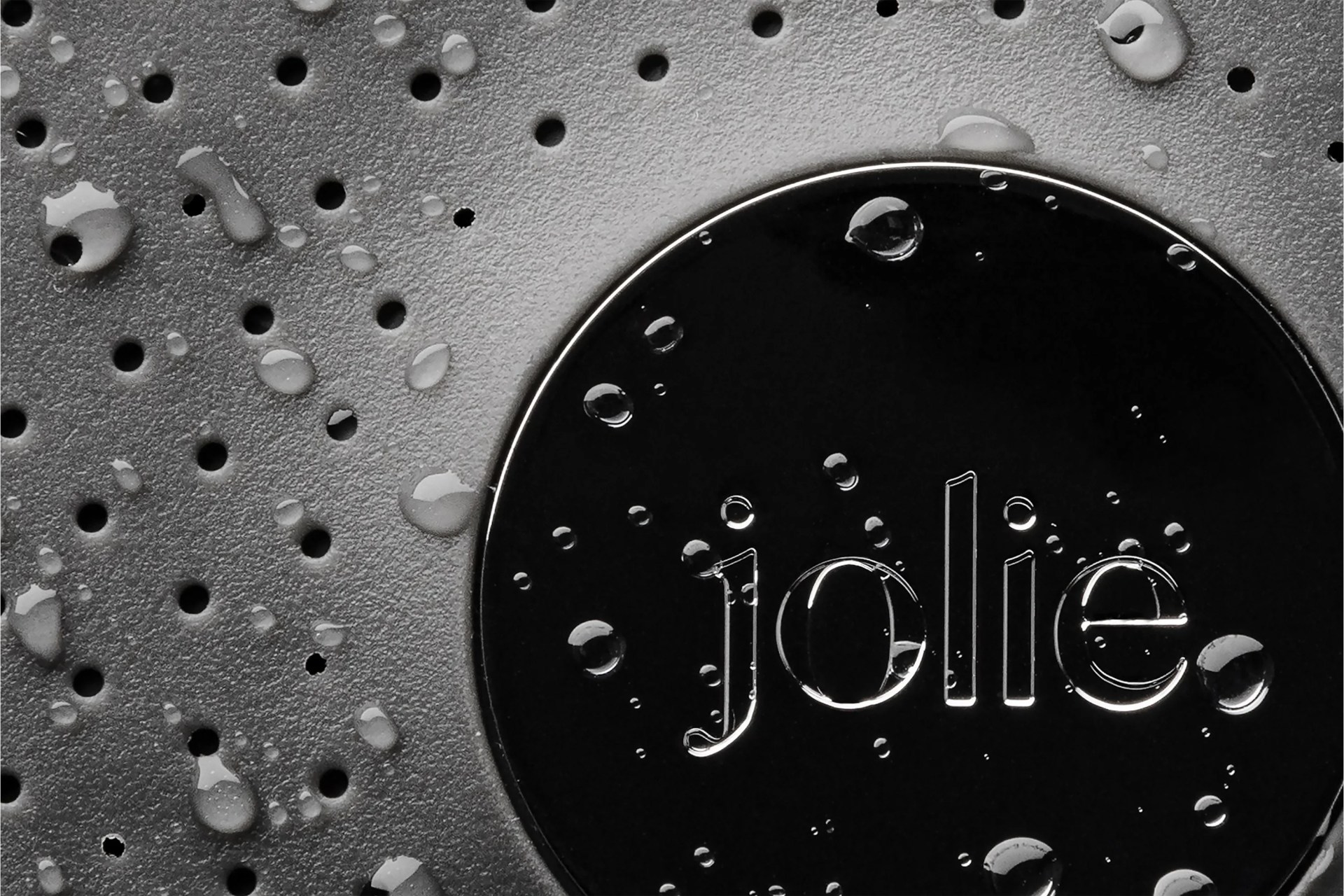 close up of a jolie shower head