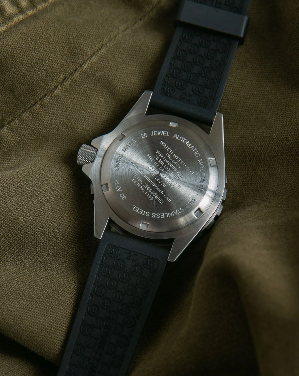 marathon gsar 41mm divers watch with white dial