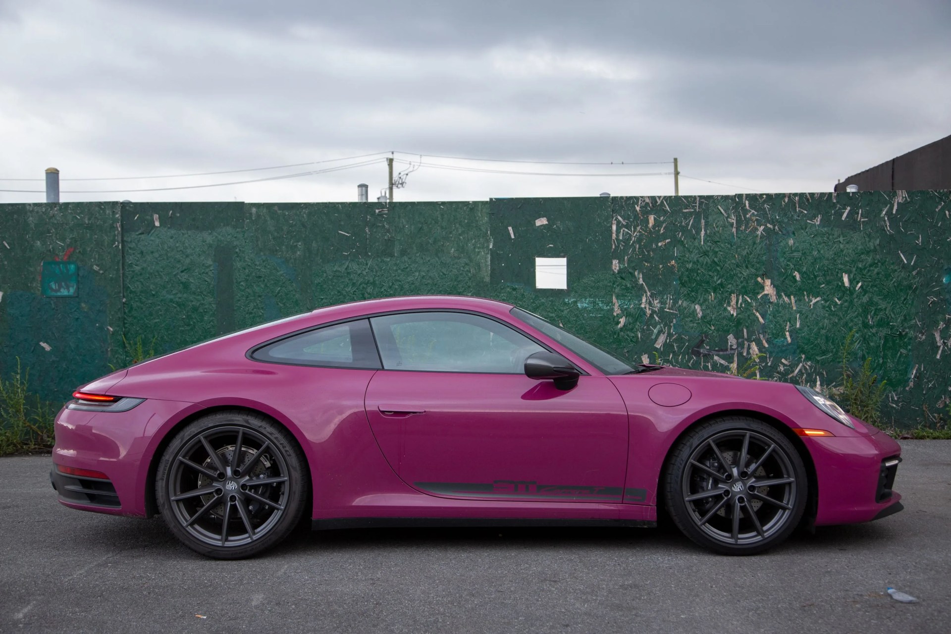 porsche 911 carrera t 2023 pink