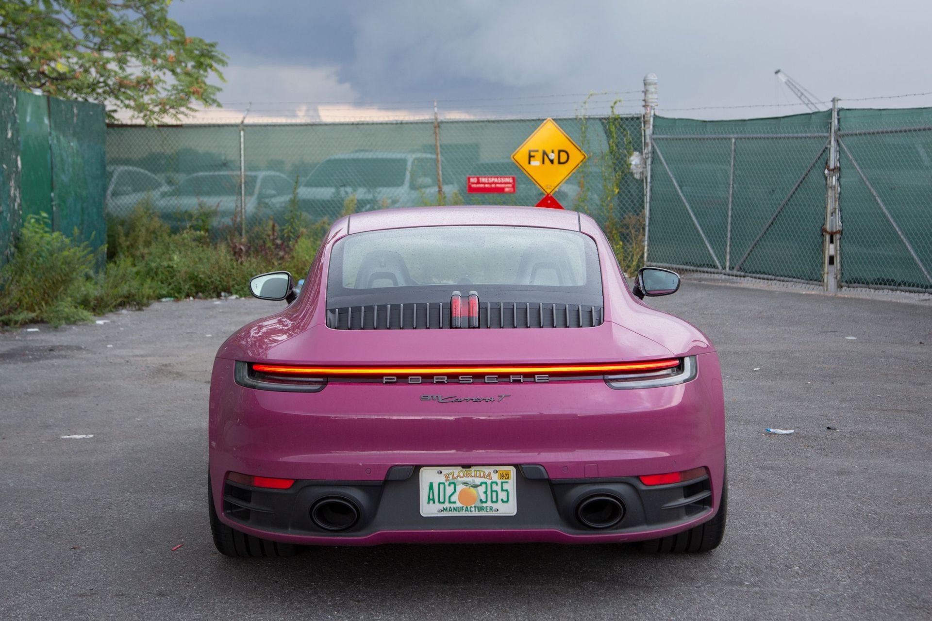 porsche 911 carrera t 2023 pink