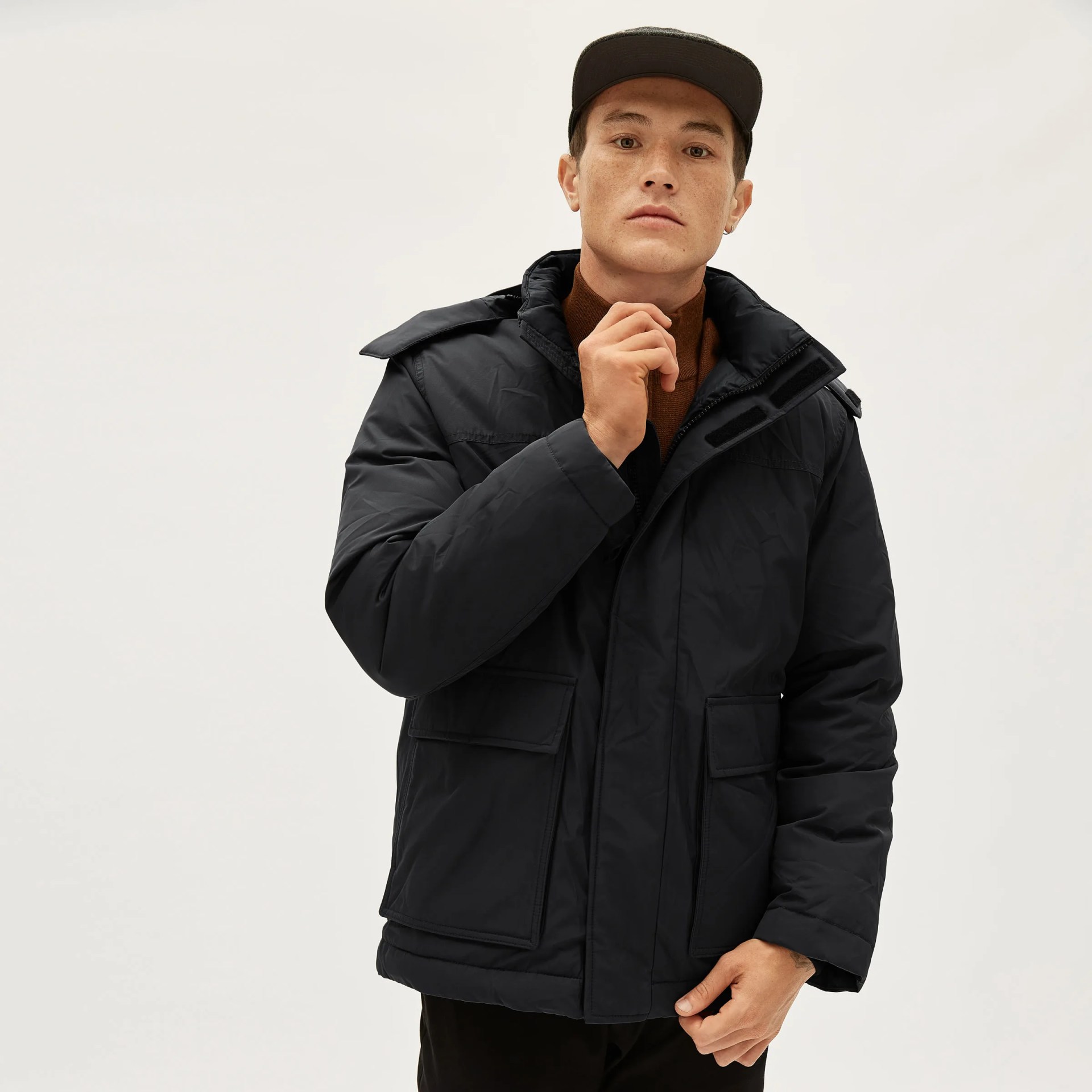 the renew short parka black