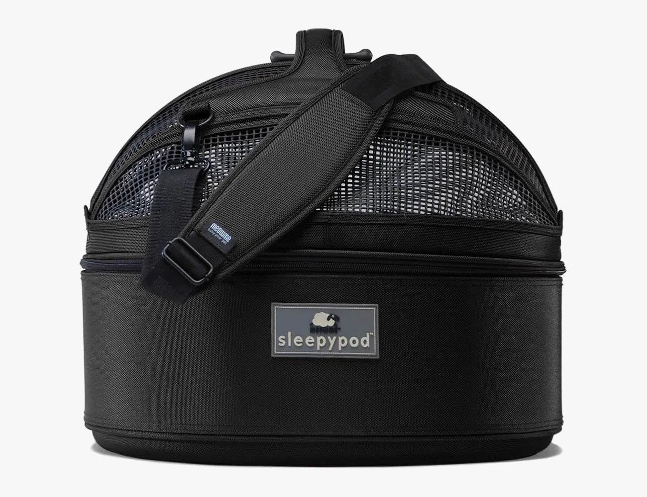 a black cat carrier