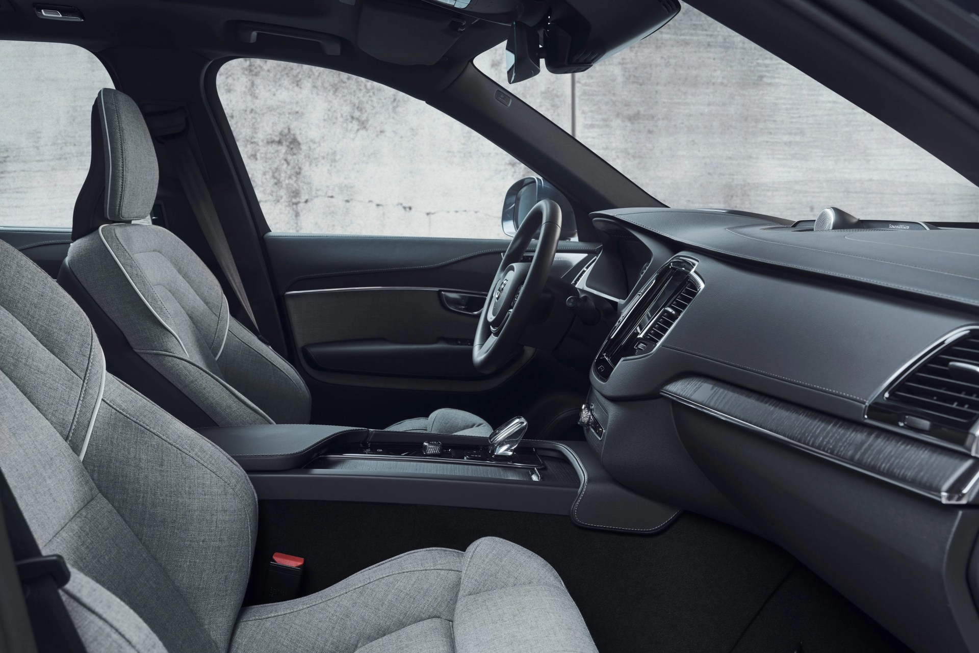 the interior of a volvo xc90