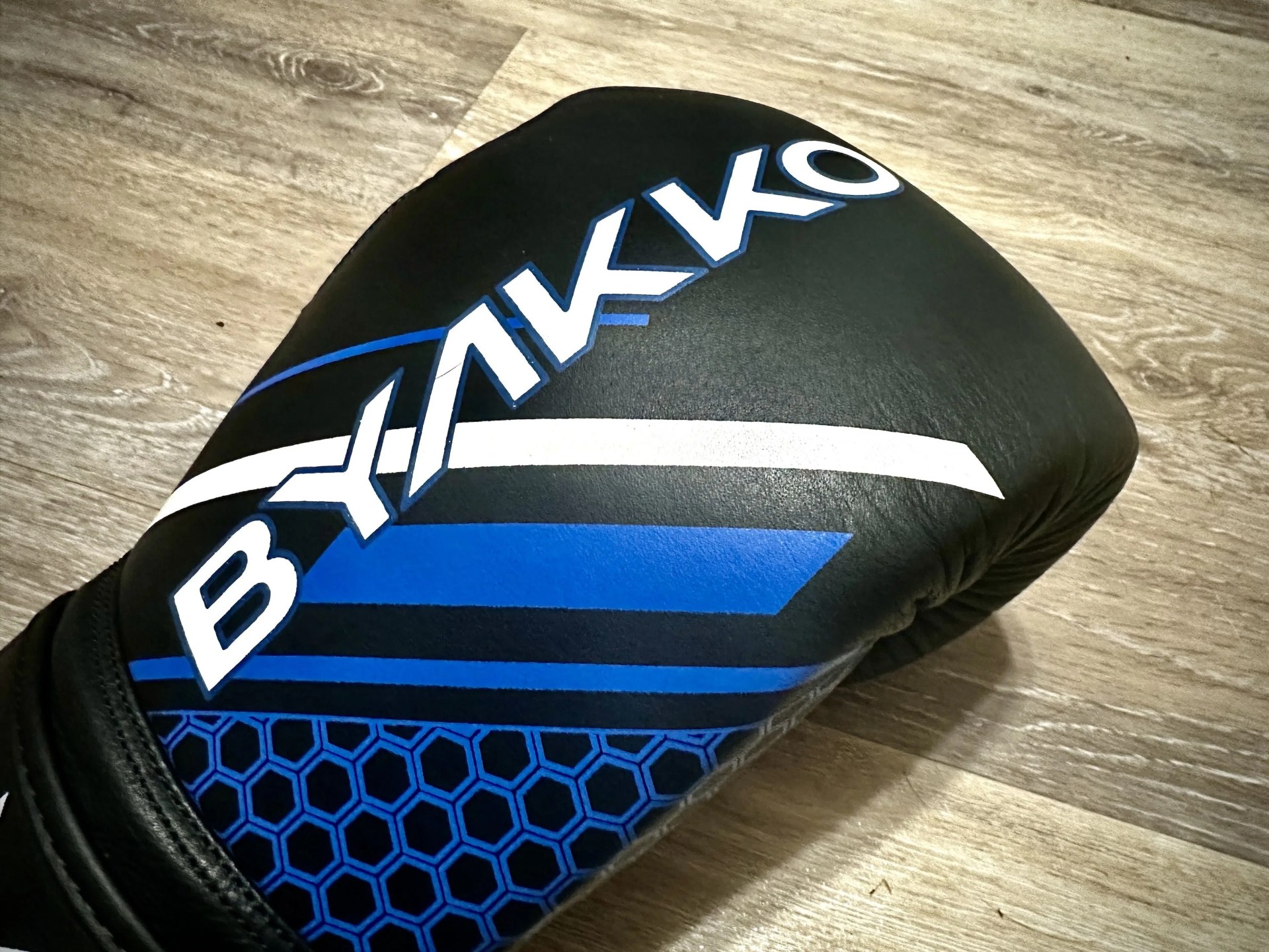 byakko boxing glove