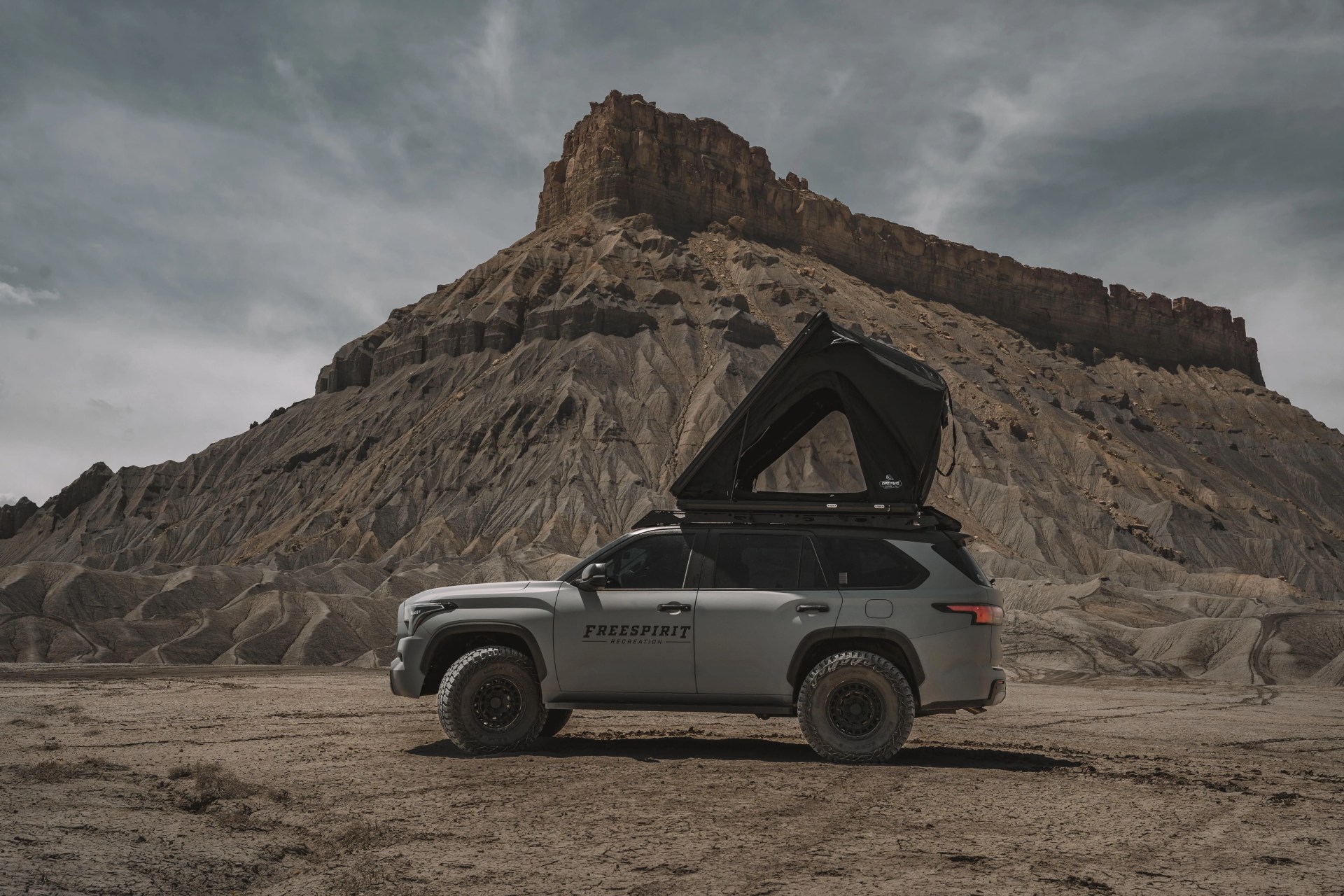 free spirit recreation aspen tent sitting on suv