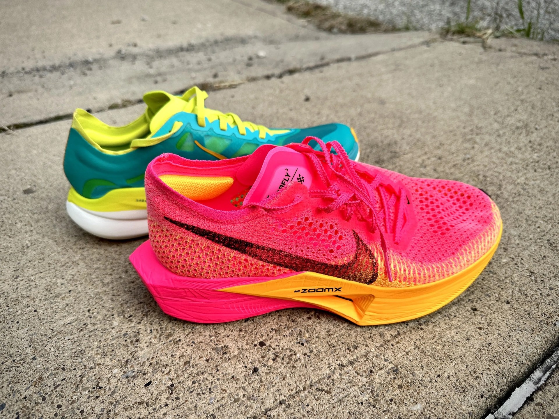 hoka rocket x 2 v nike vaporfly 3