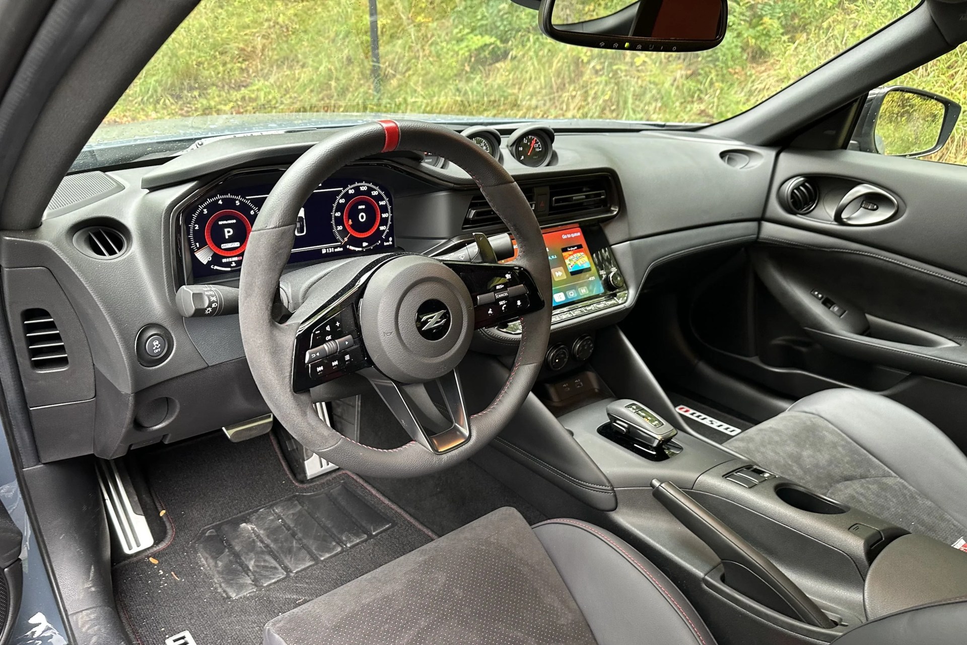 nissan z nismo interior