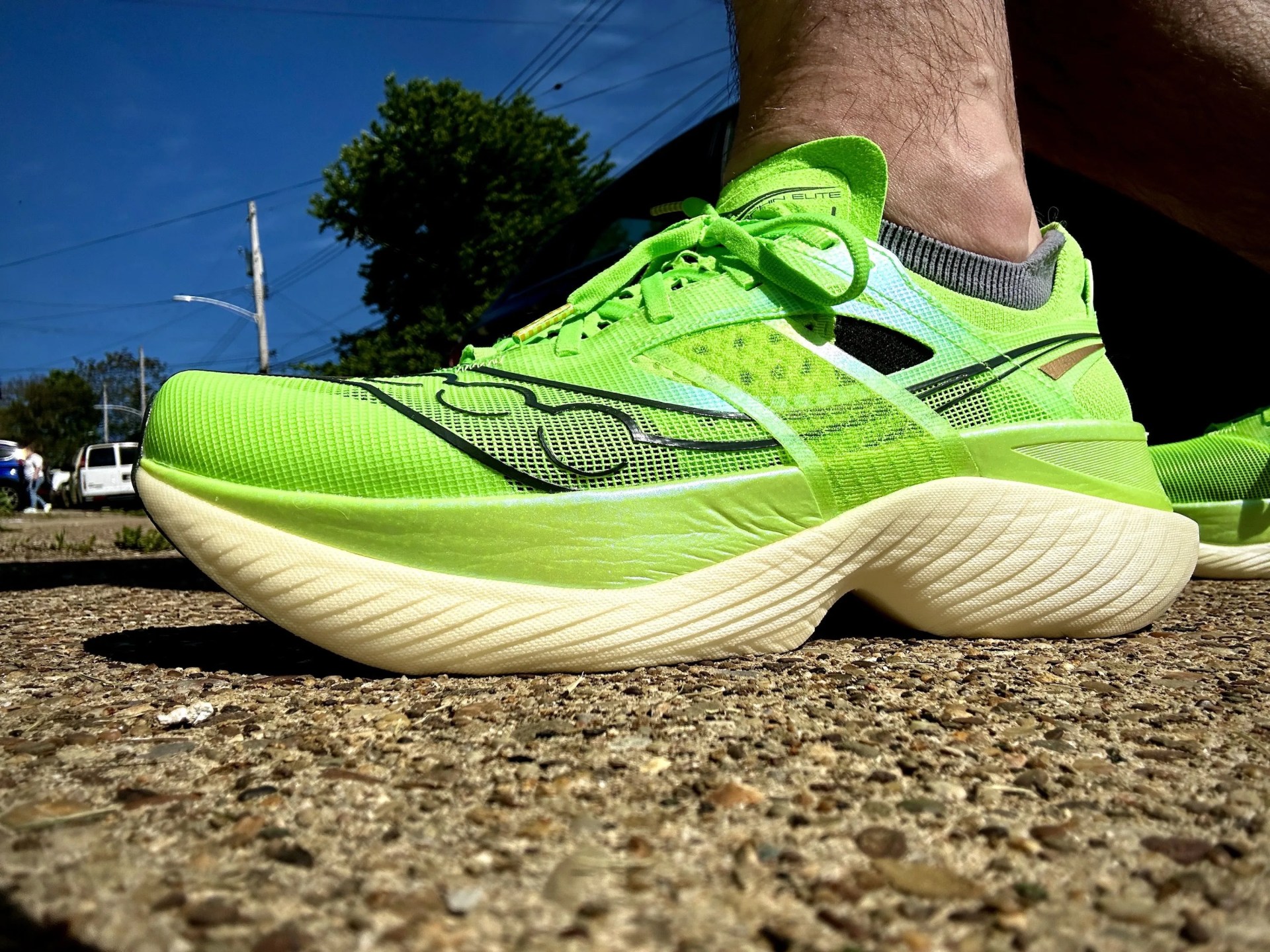 saucony endorphin elite