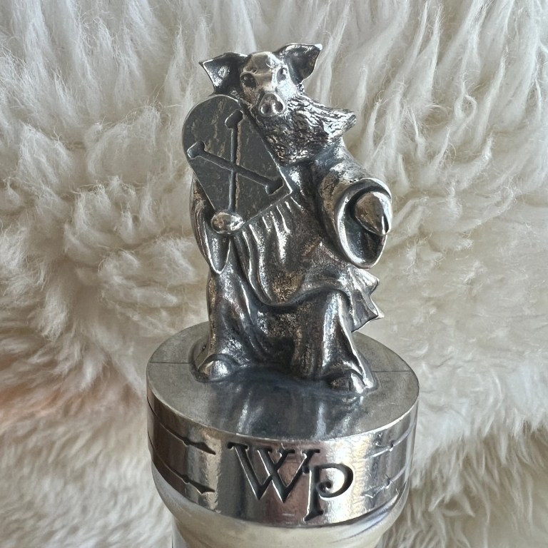 bottle topper