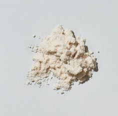 a pile of creatine powder