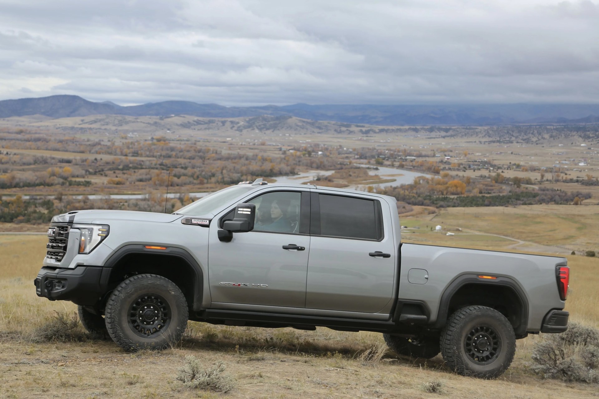 gmc sierra hd at4x aev 2024