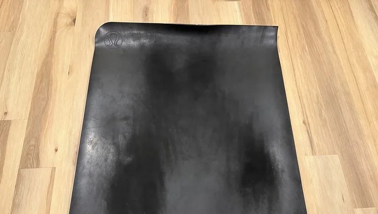 lululemon the mat