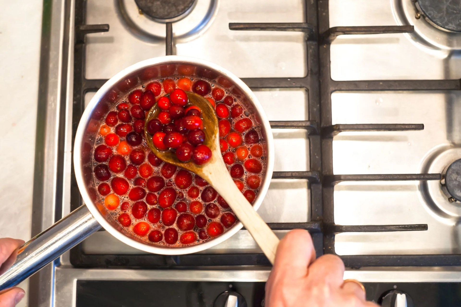 making cranberry sauce