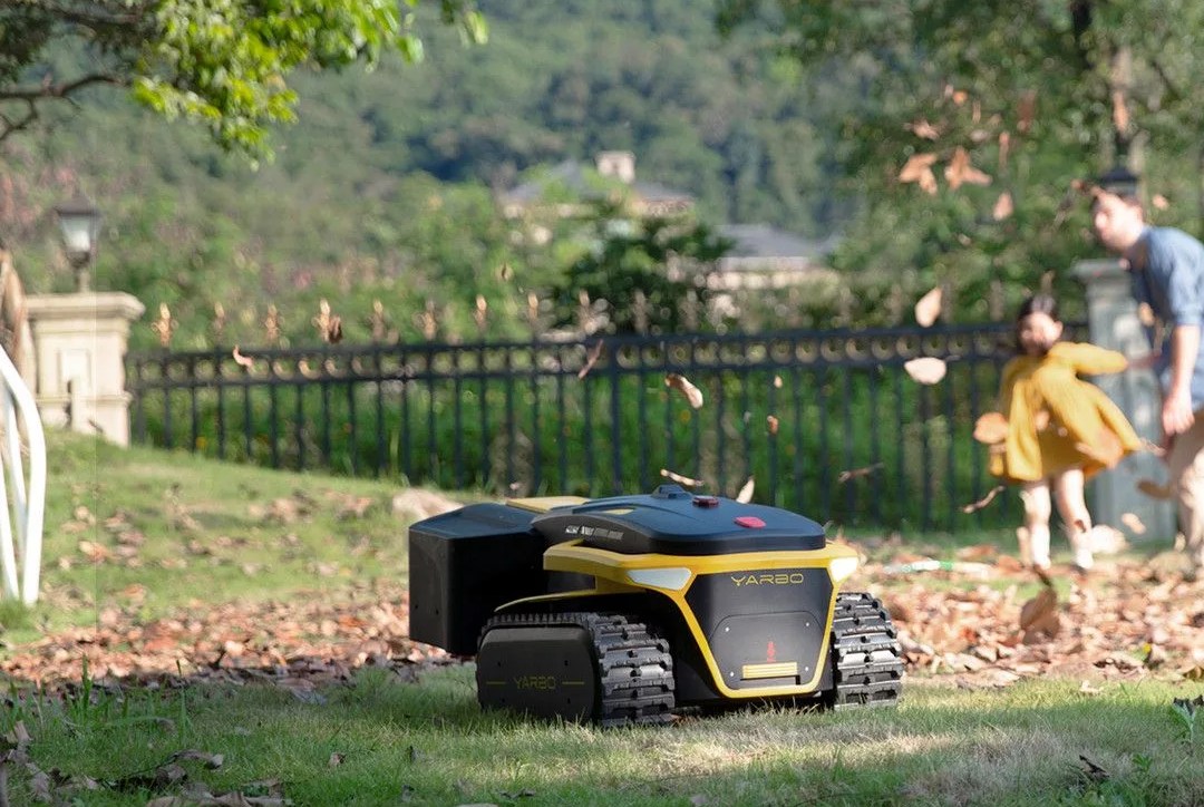robot leaf blower