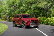toyota grand highlander parked on a road in hawaii