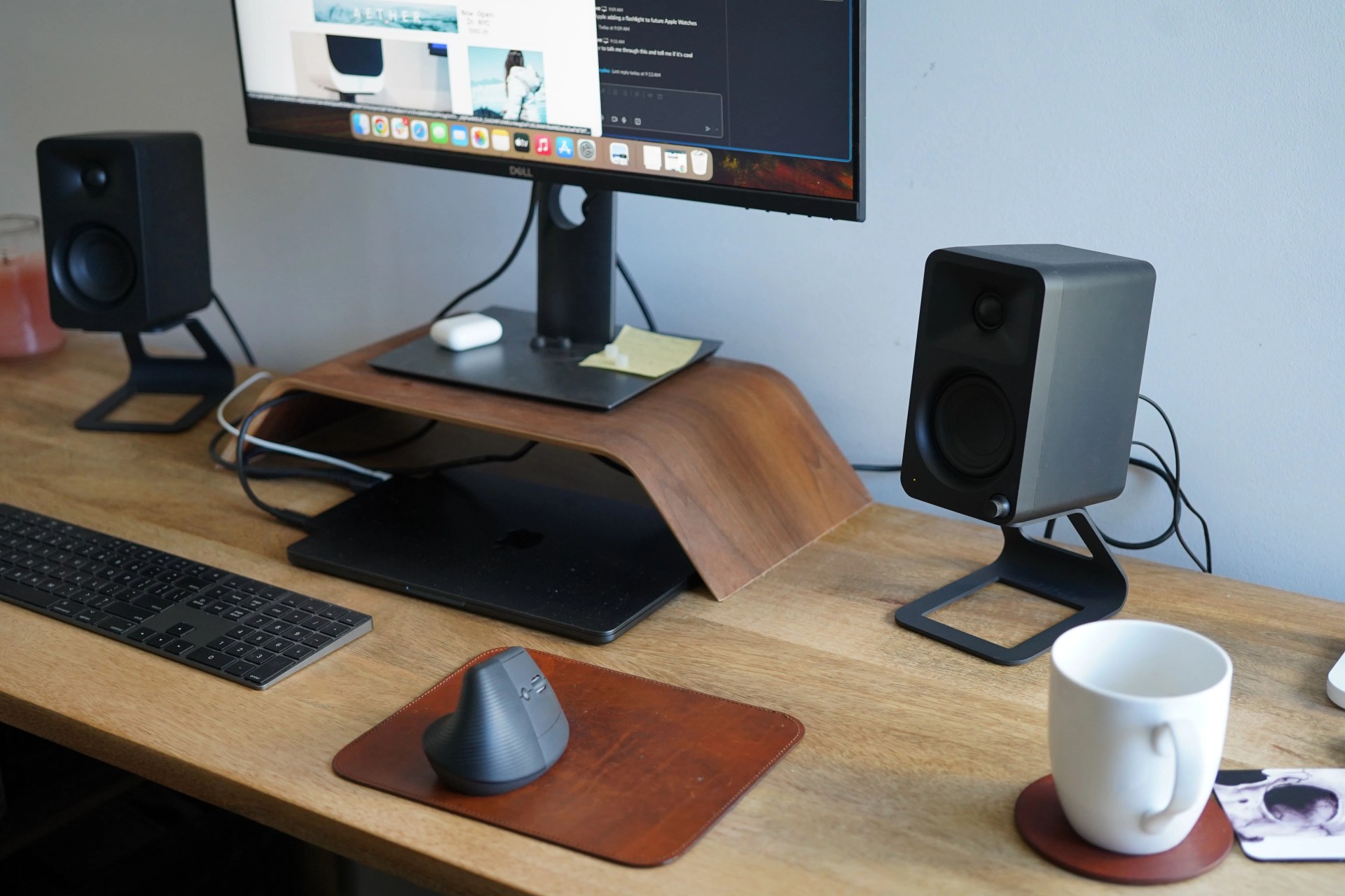 Kanto speaker stands