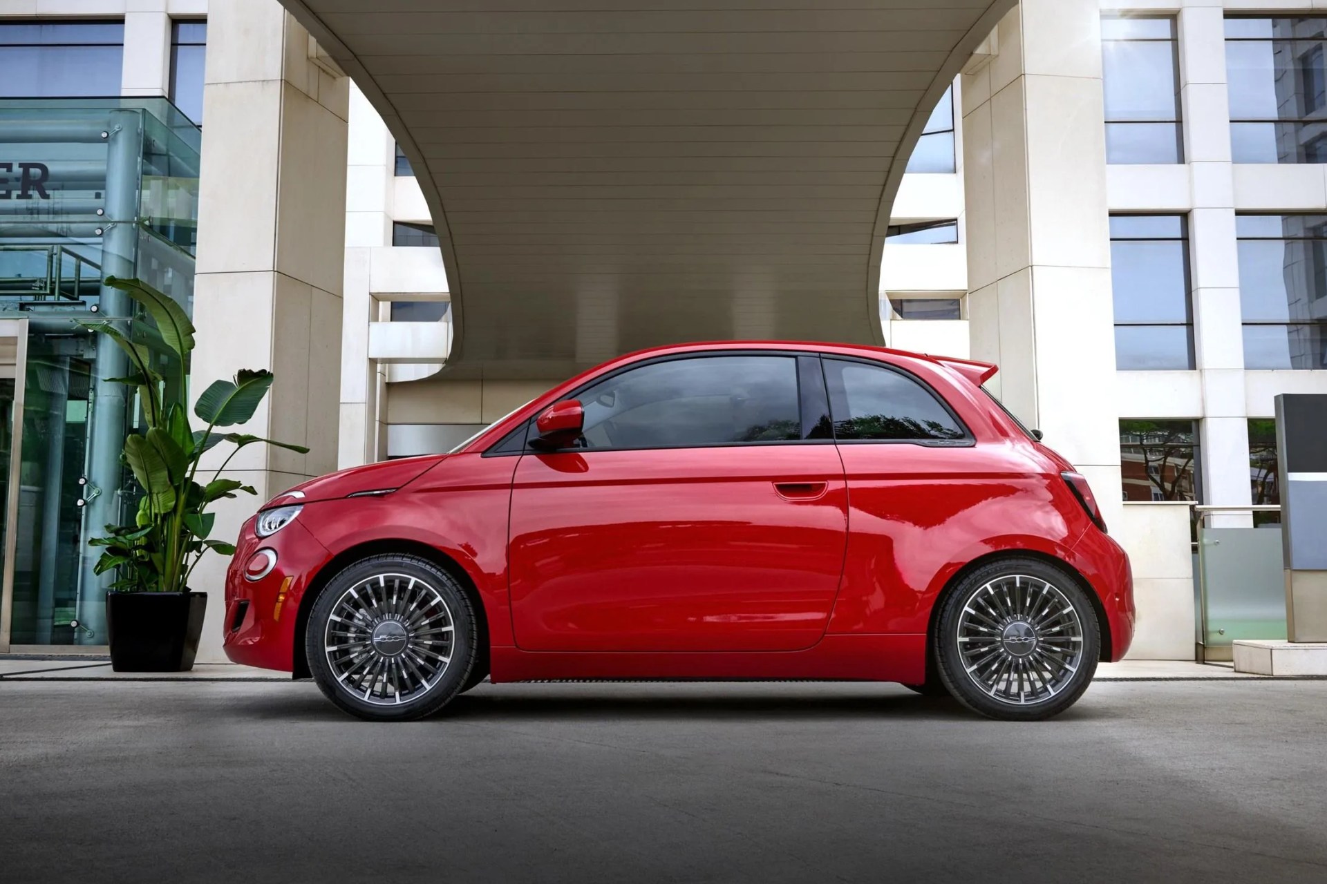 fiat 500e red 2024